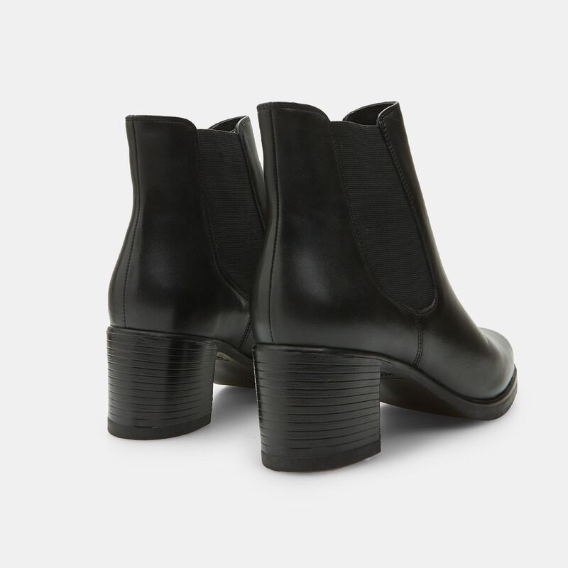 Chelsea boots met blokhakken