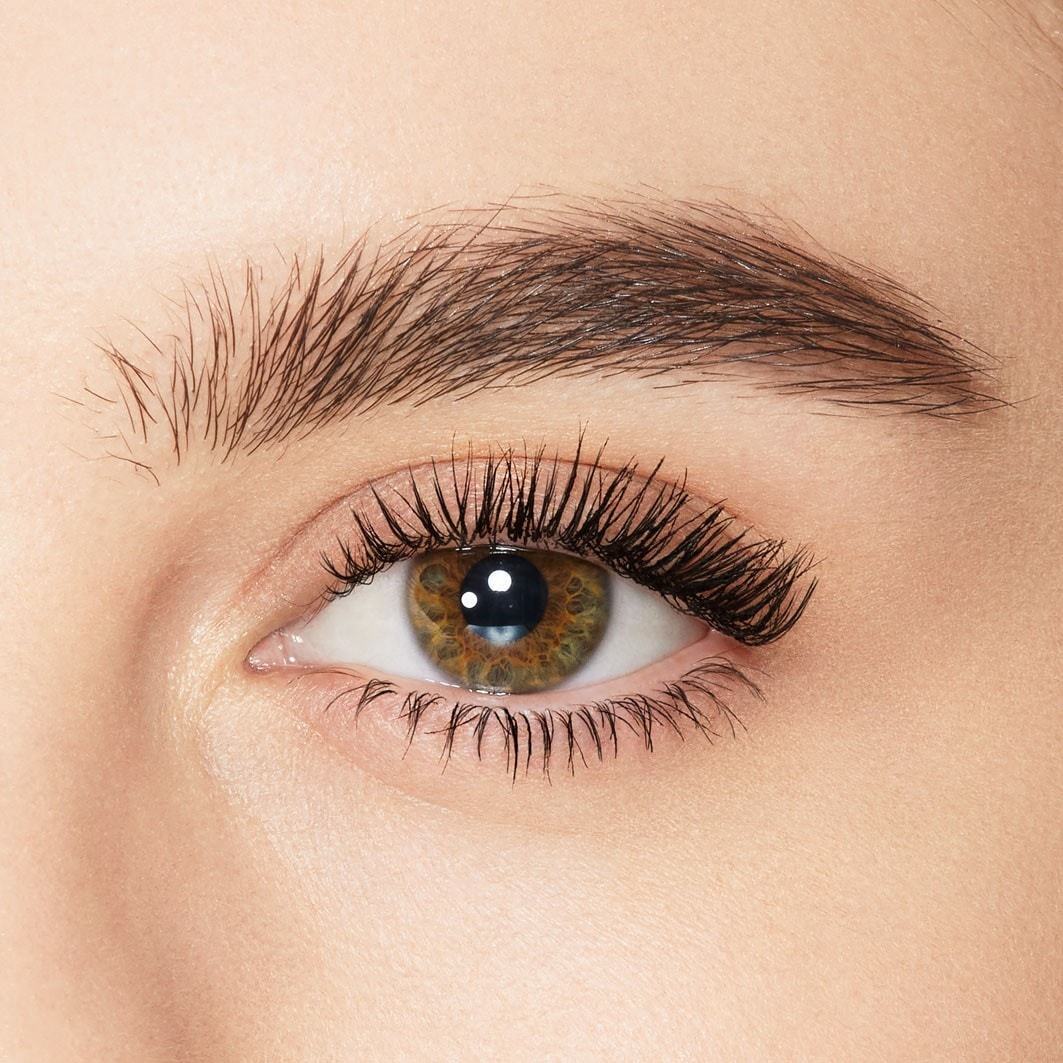 KYLIE COSMETICS šventinės kolekcijos makiažo rinkinys „Kylie Cosmetics“ dviejų dalių šventinis dovanų rinkinys „Kylash Eye“ – 3 dalys