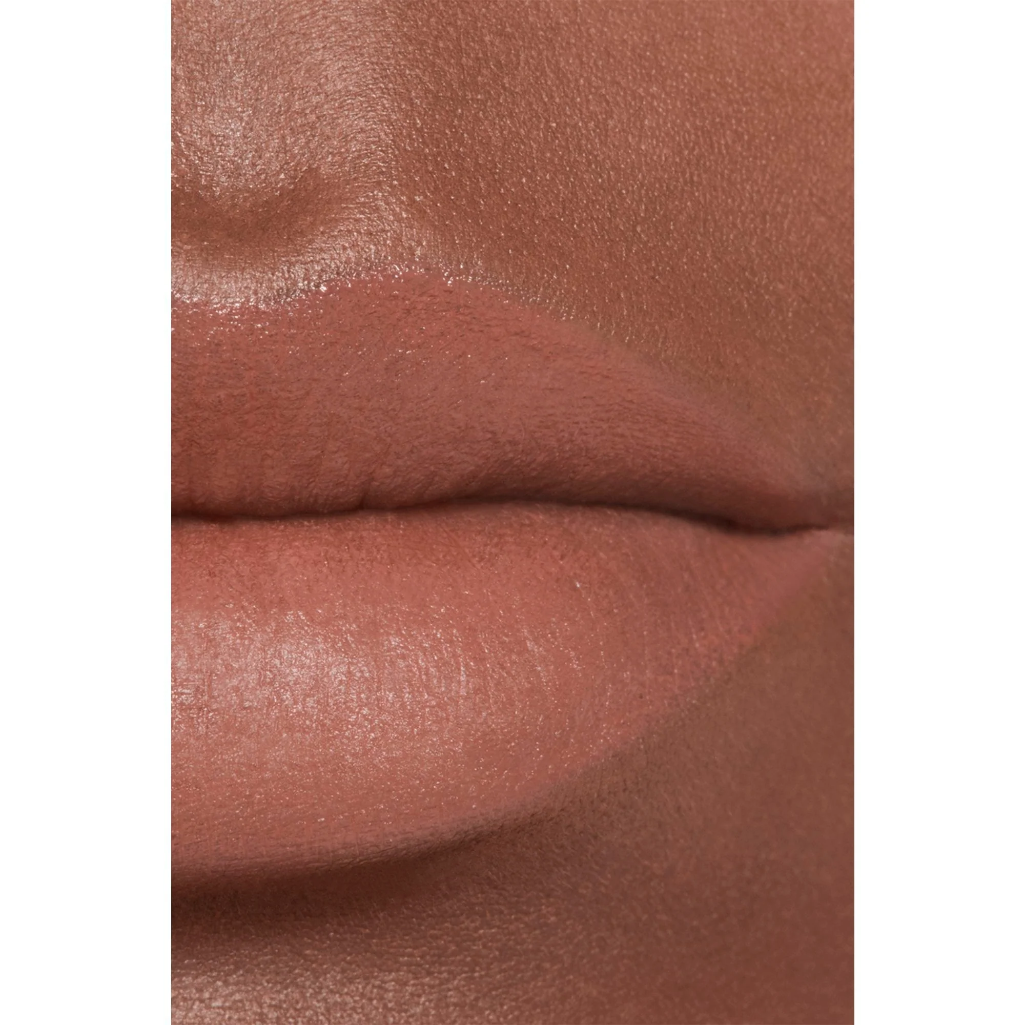 ROUGE ALLURE VELVET - IL ROSSETTO VELLUTATO LUMINOSO