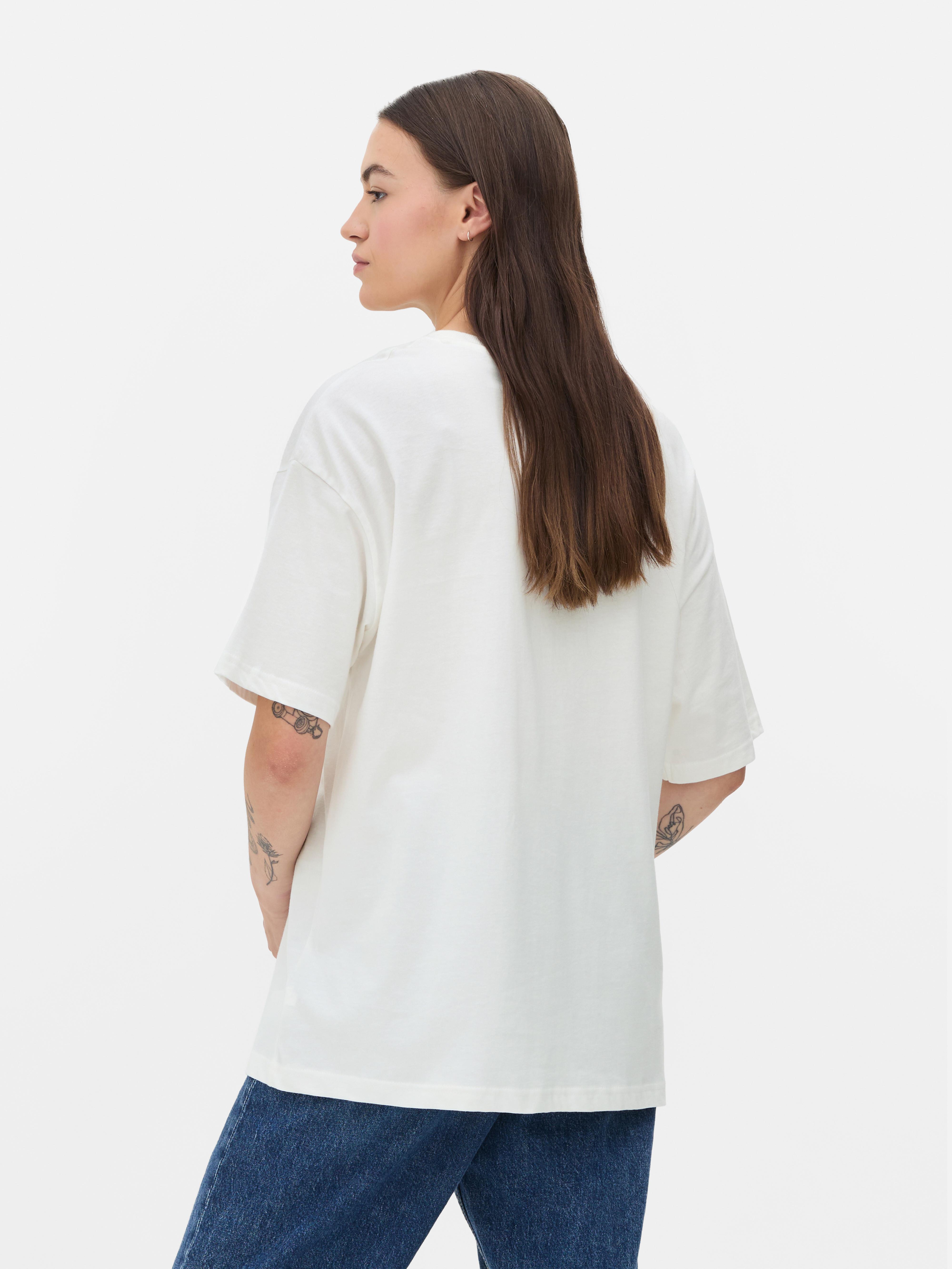 Tricou supradimensionat cu imprimeu Nirvana Un tricou supradimensionat cu un imprimeu Nirvana impresionant și mâneci scurte