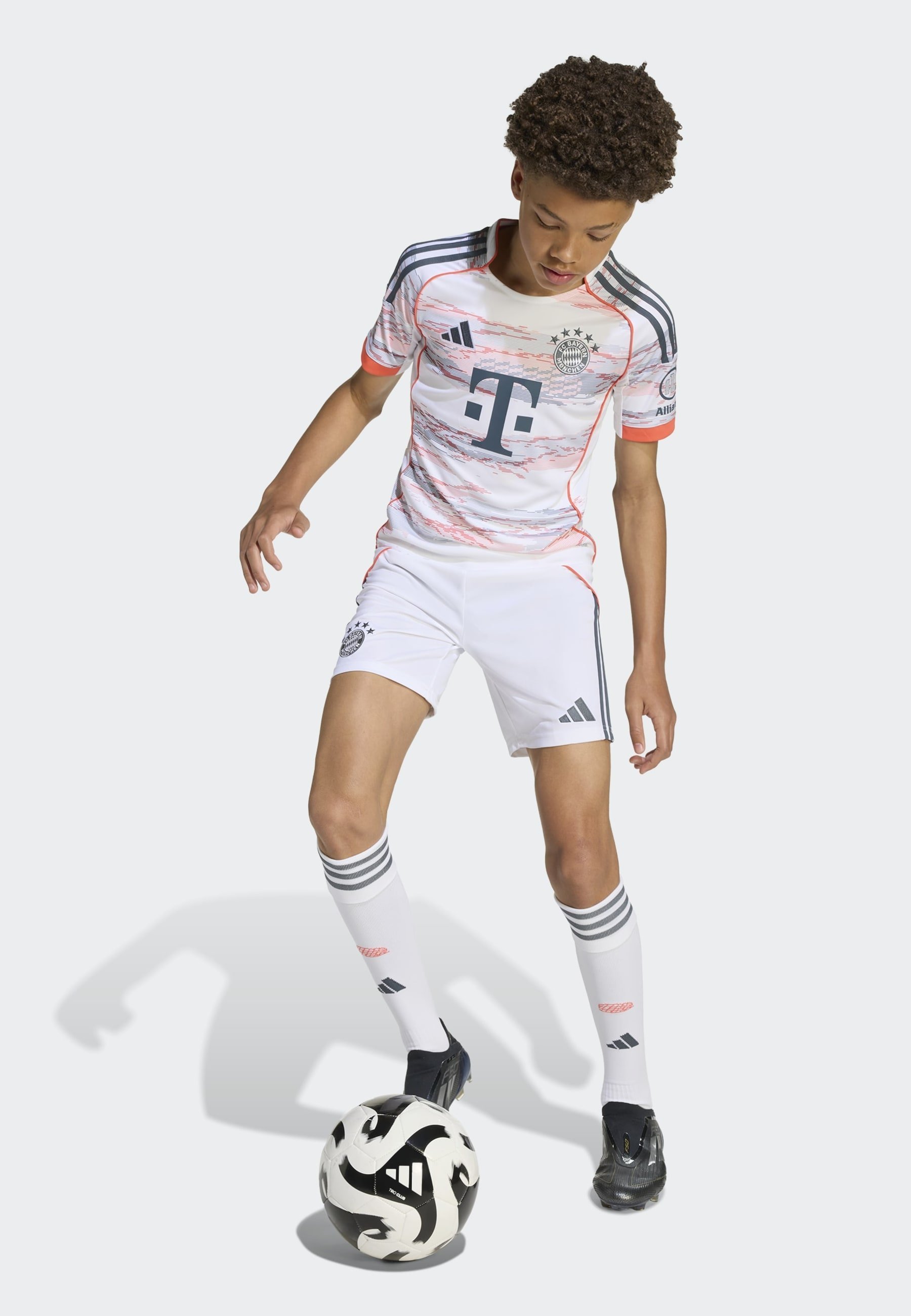 adidas Performance FC BAYERN 25/26 UITSHORTS UNISEX KINDEREN - Sportshorts - wit