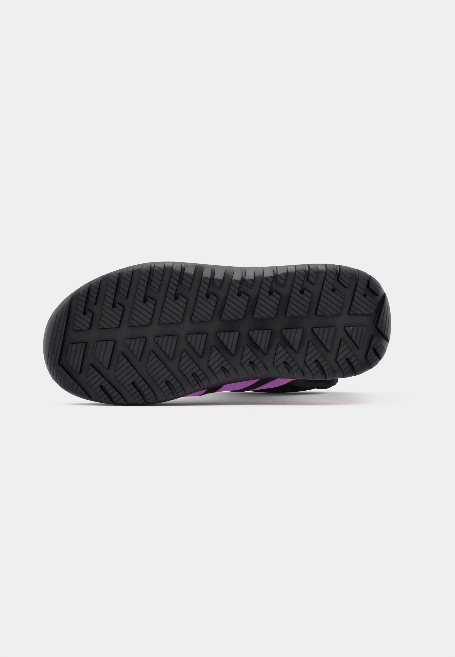 adidas Performance WINTERPLAY C UNISEX - Zimné topánky - core black/purple burst/impact orange