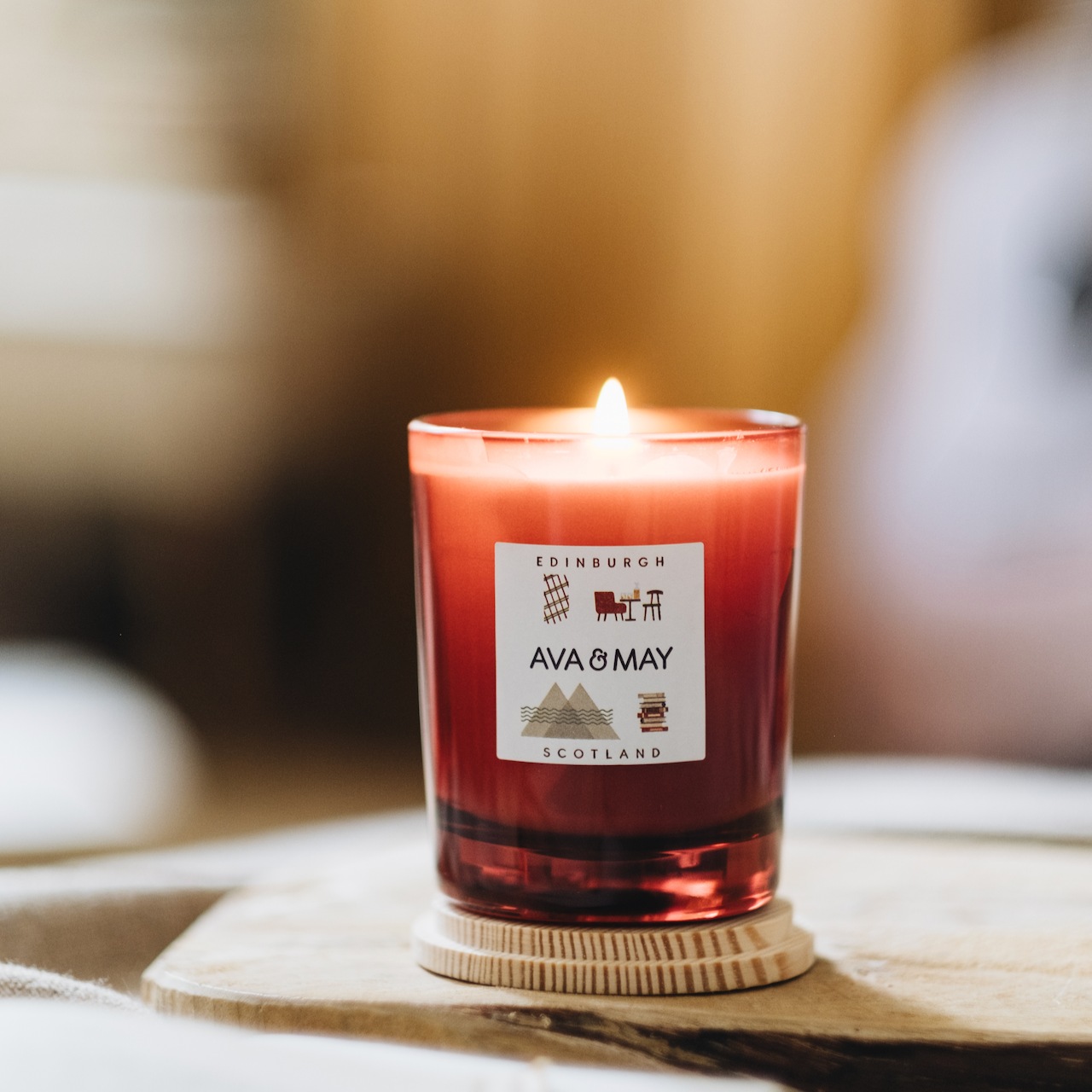 AVA & MAY Bougie parfumée Édimbourg