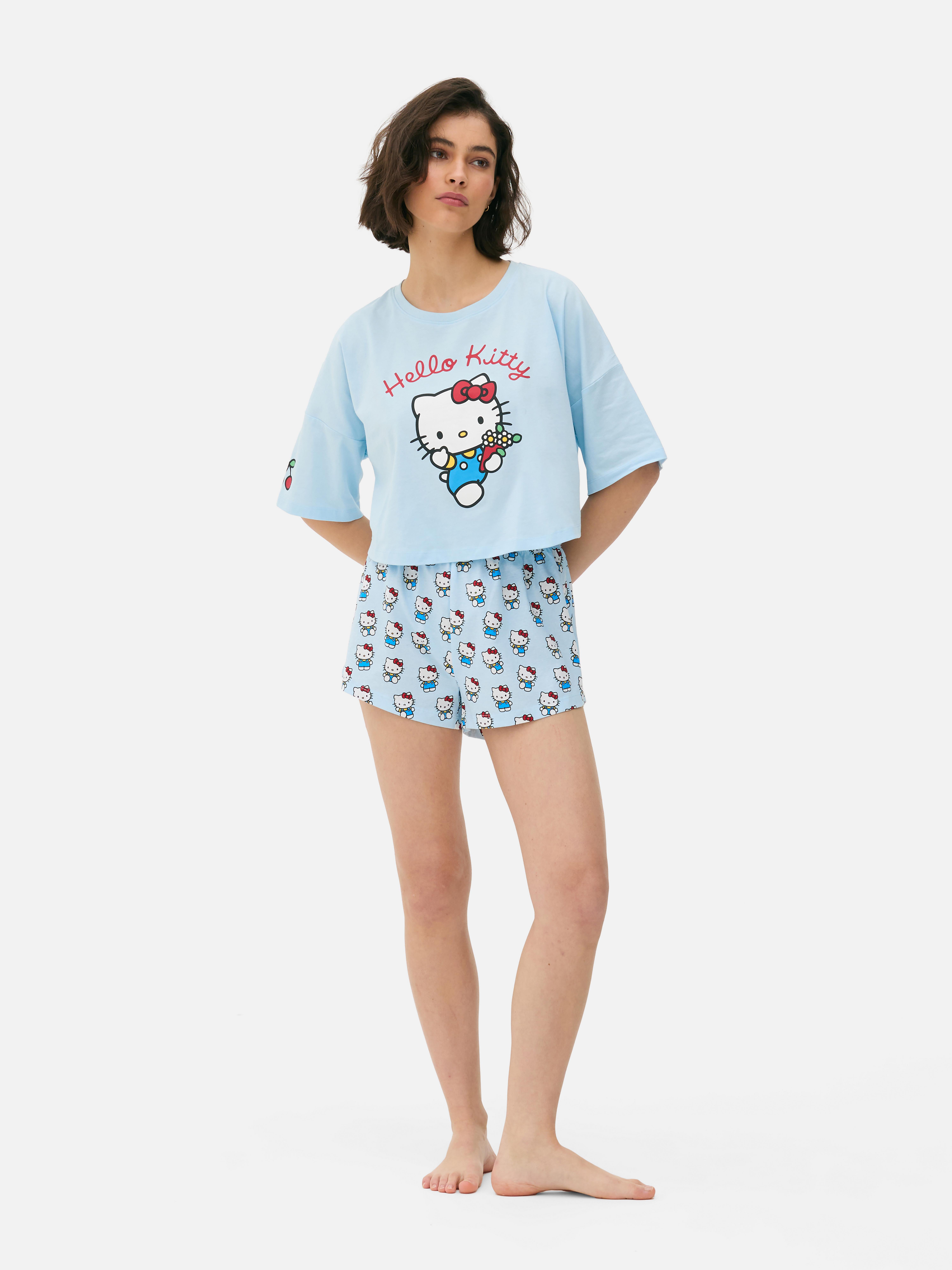 Pijama scurtă Hello Kitty O pijama Hello Kitty cu mâneci scurte și pantaloni scurți asortați