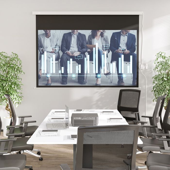 Pantalla de proyección HOMCOM de 100 pulgadas, formato 16:9, resolución 4K HD, motorizada, para montaje en pared/techo, de acero, color blanco.