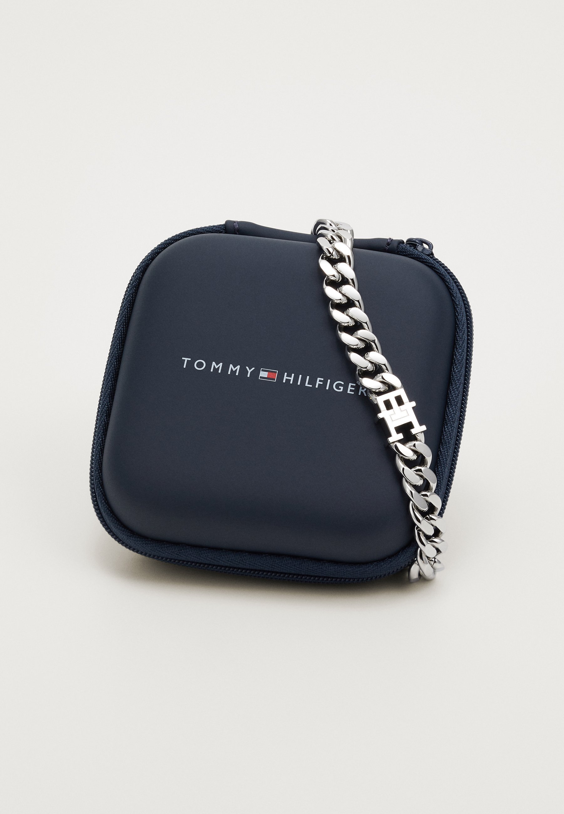 Colar Tommy Hilfiger Chain Unissex - cor prata