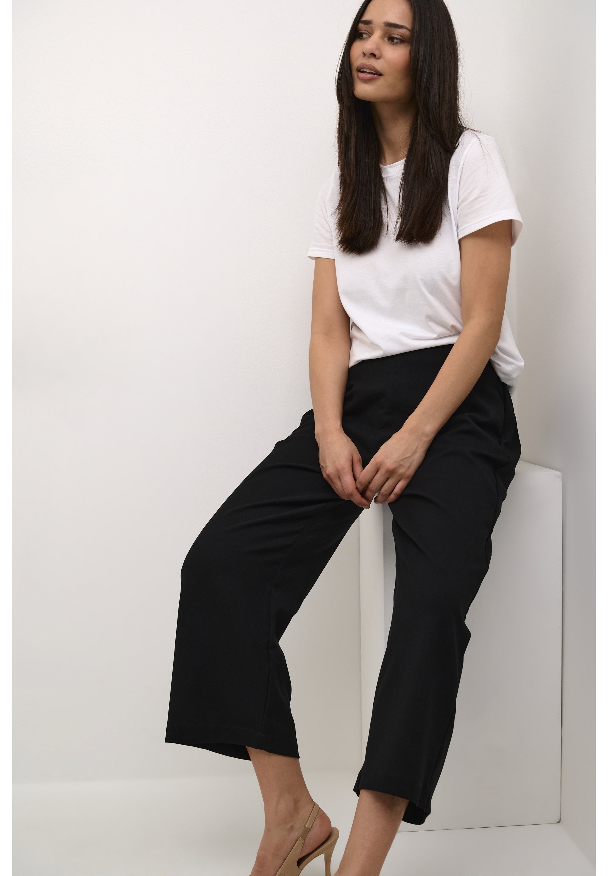 Kaffe MERLE CROPPED - Kalhoty - black