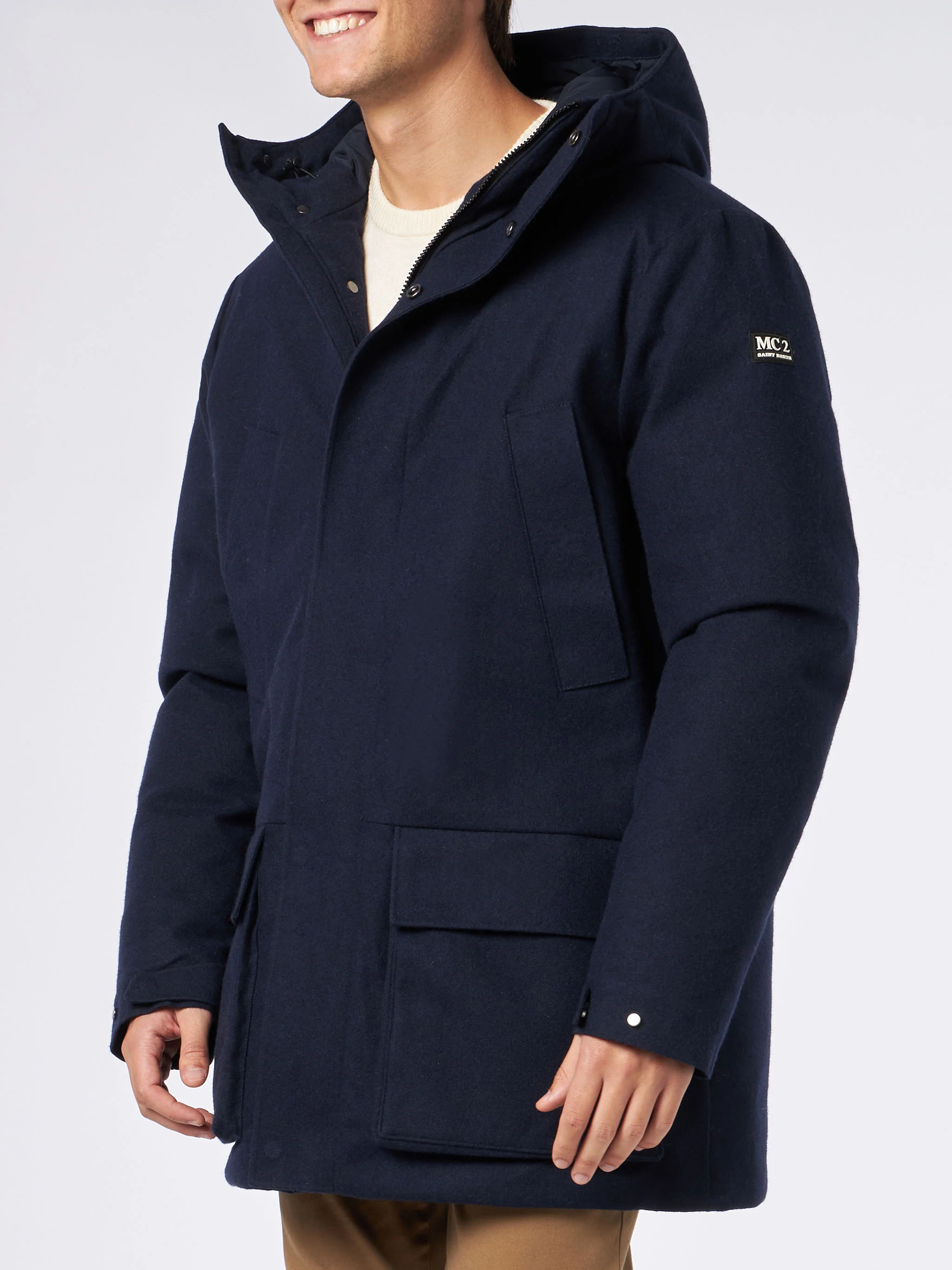 blauer Herrenparka mit Kapuze