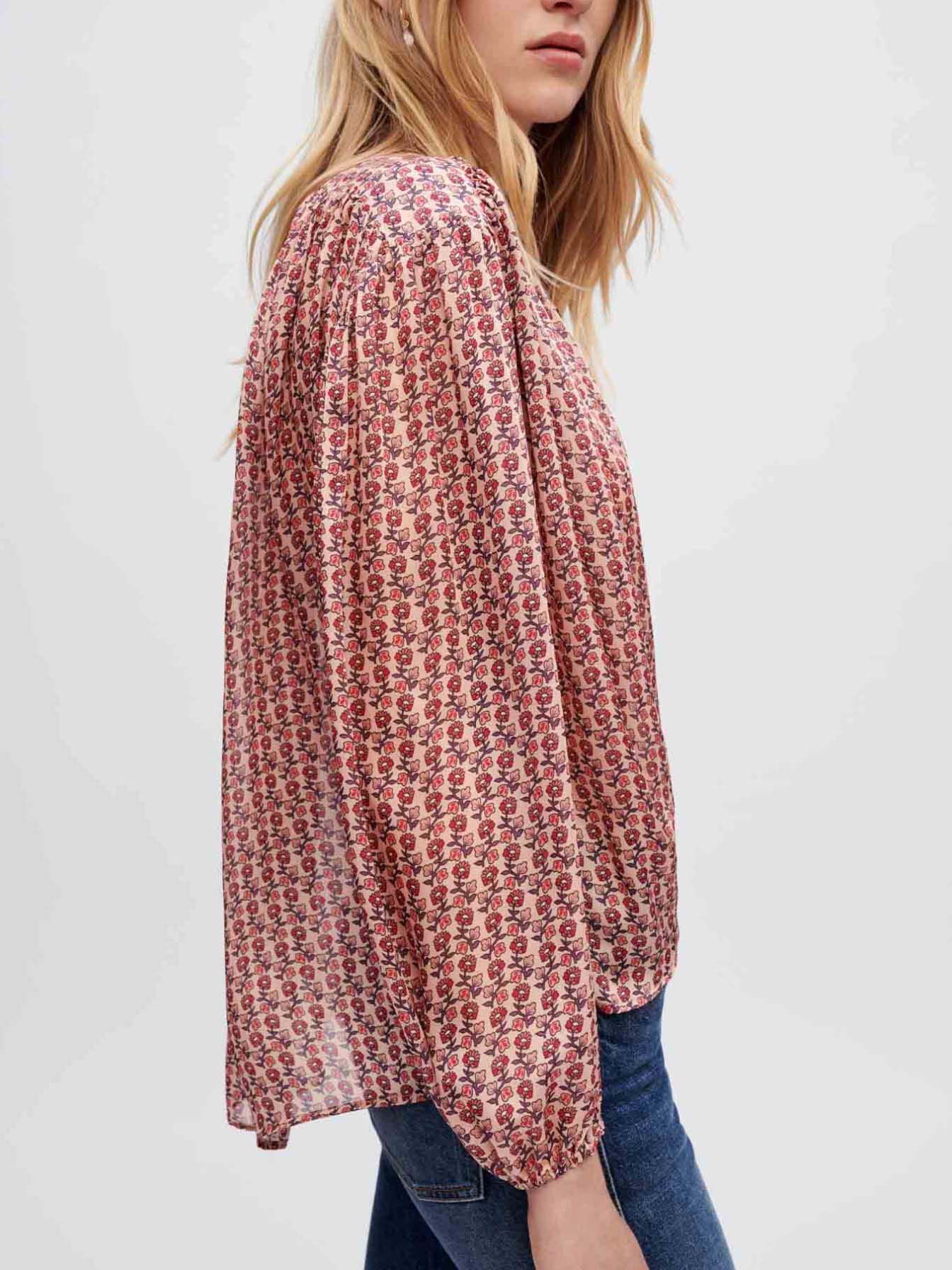 Soepelvallende top met mini-bloemenprint-Mini fleurs rose foncé