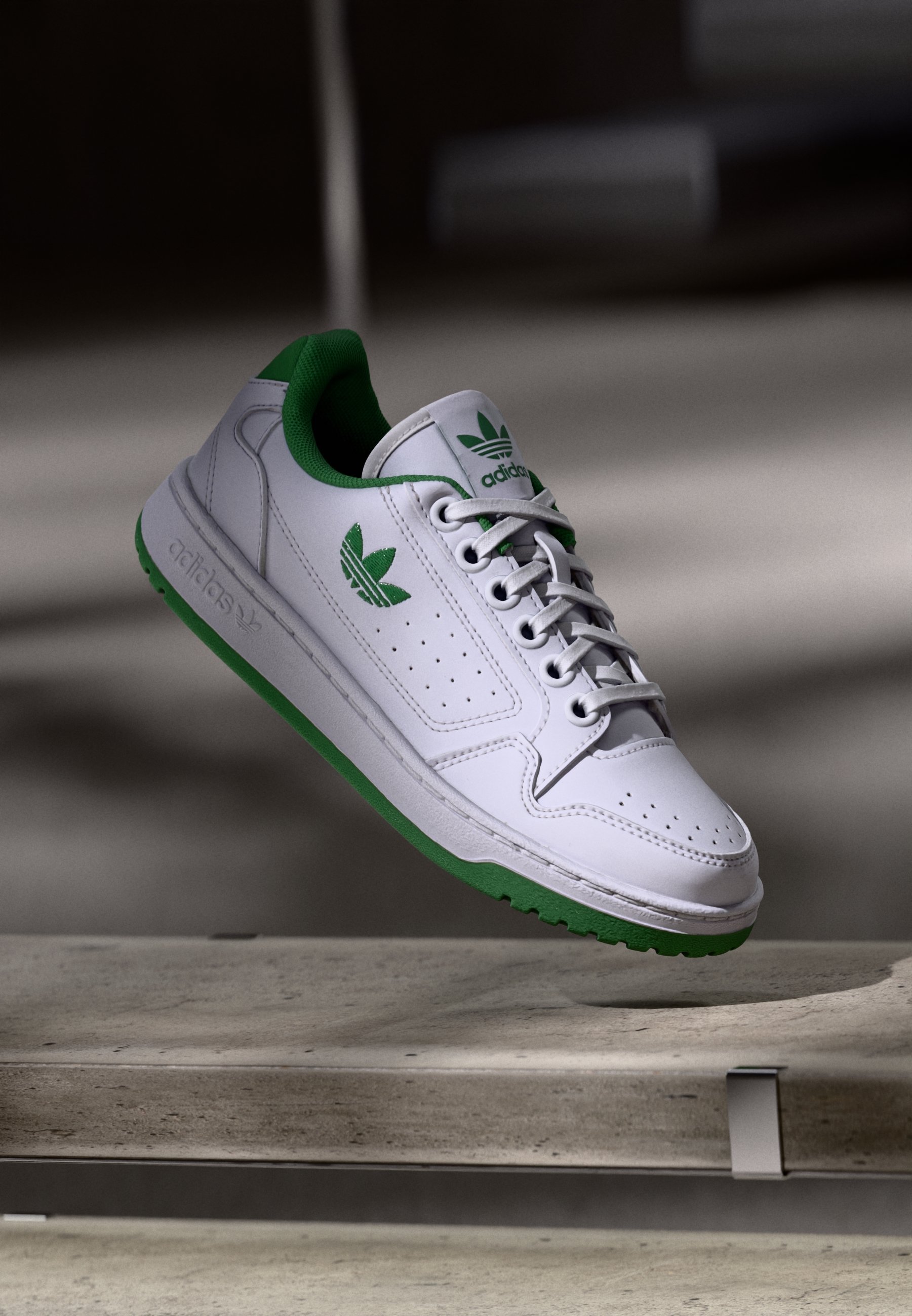 adidas Originalsi madala säärega tossud