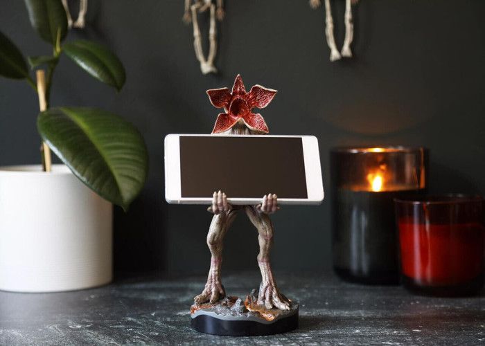 Stranger Things Demogorgon Controller Stand Figurine