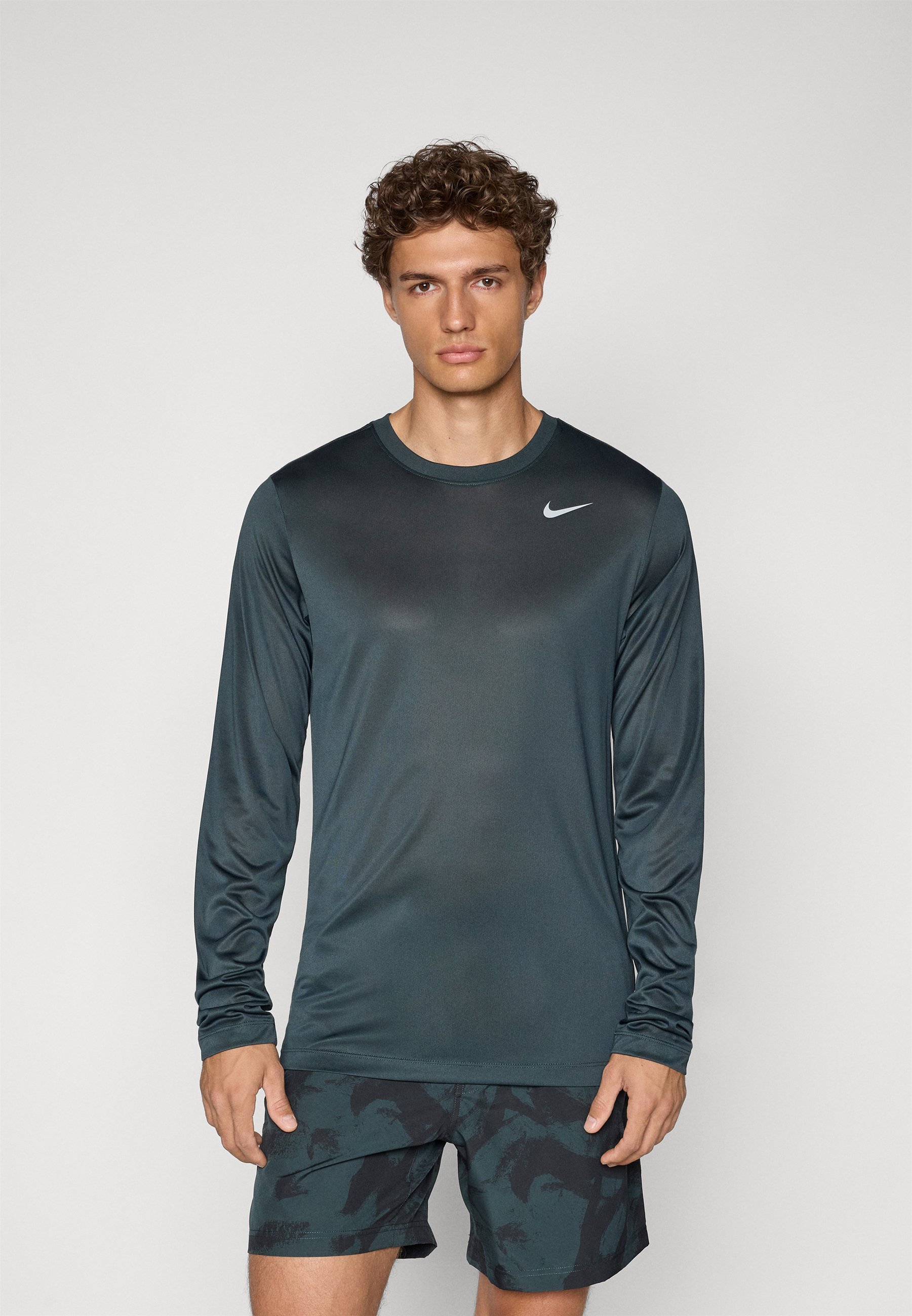 Nike Performance TEE RESET - Topper langermet - tang/matt sølvfarget