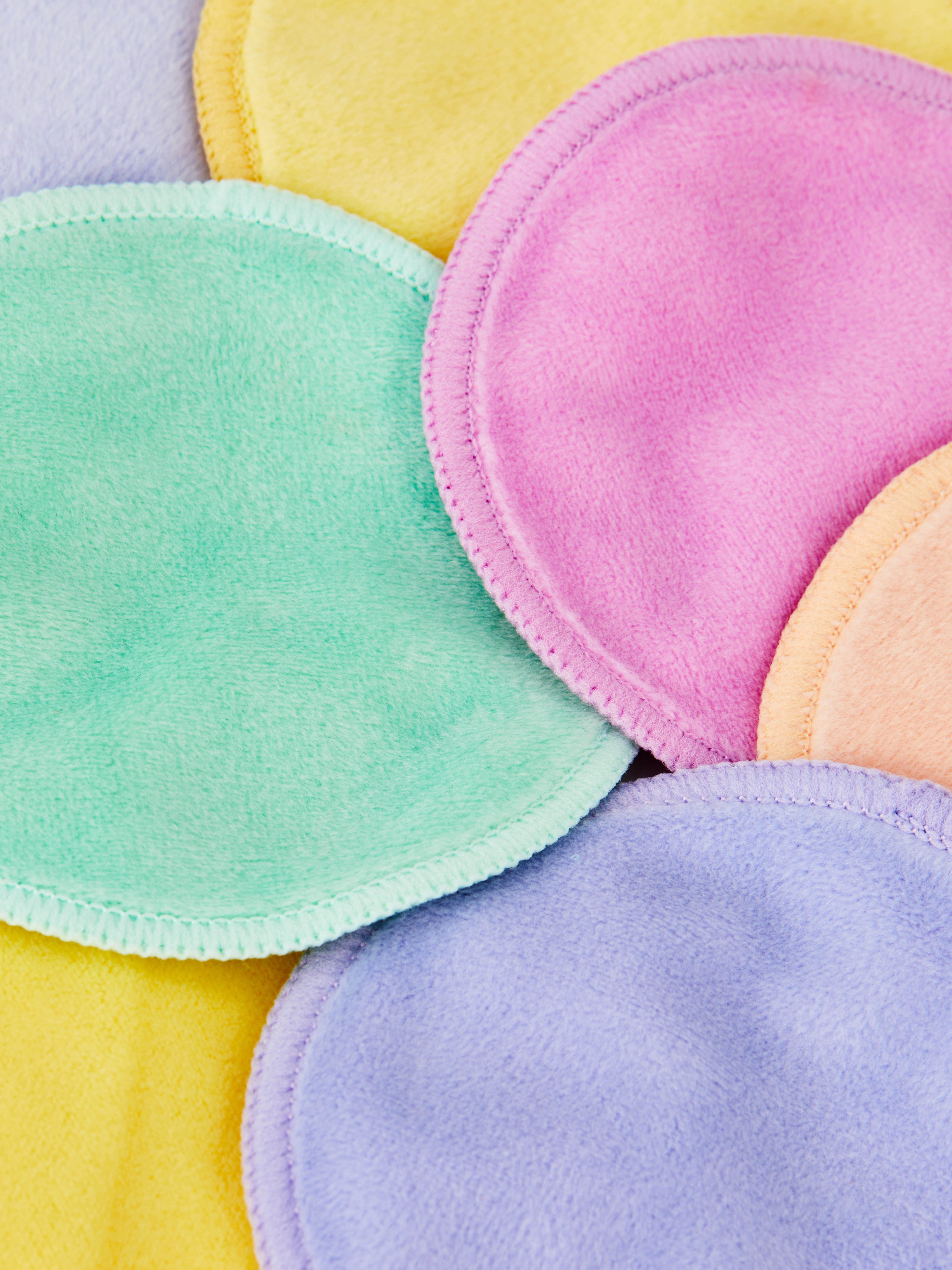 Wiederverwendbare Reinigungspads, 10er-Set. Diese wiederverwendbaren Pads eignen sich ideal zum Entfernen von Schmutz und Make-up.