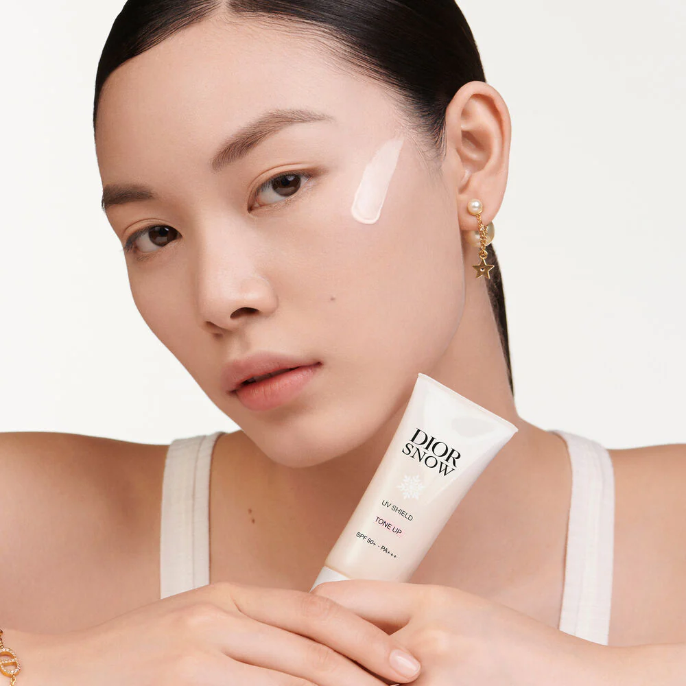 Antimacchie e Illuminanti Diorsnow UV Shield Tone Up - Trattamenti Protettivi, Crema viso colorata antimacchie, Solare viso alta prot.