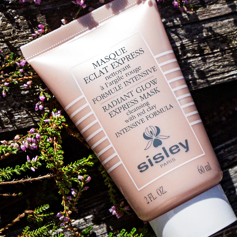 Máscara de limpeza Sisley Radiant Glow Express com efeito iluminador.