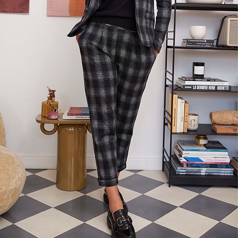 Pantaloni neri da donna