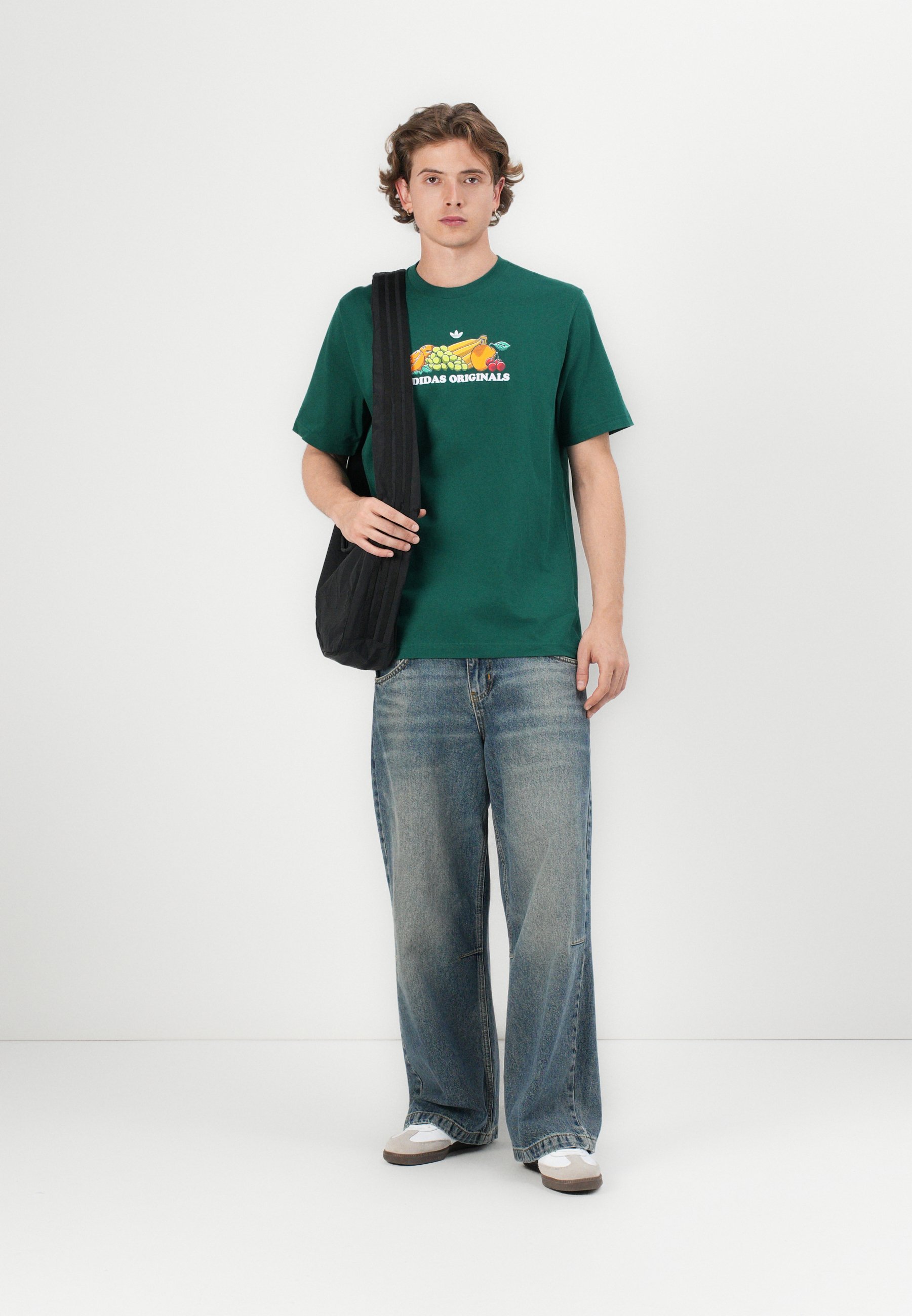 adidas Originals FRUIT SALAD UNISEX - T-shirt met print - universiteitsgroen