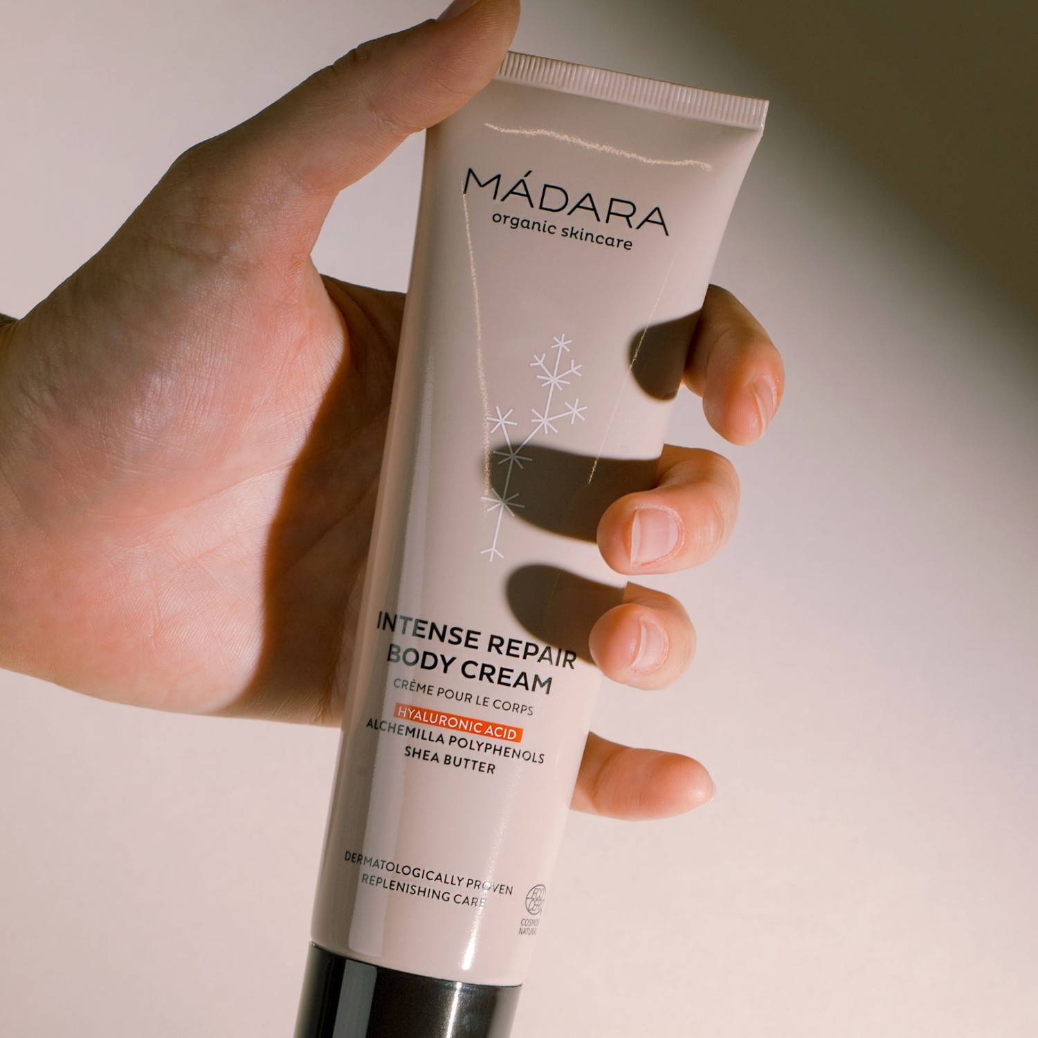 MÁDARA Intensīvi atjaunojošs ķermeņa krēms - 150 ml