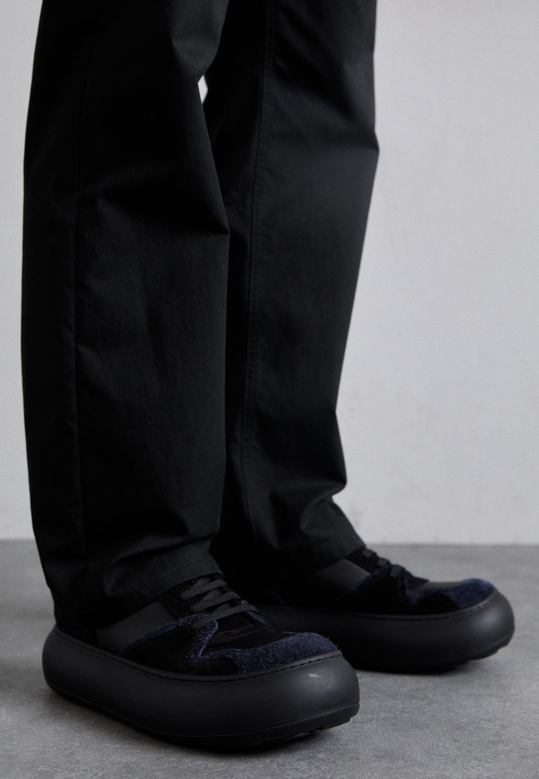 MOSCHINO Trainers - nero/blu