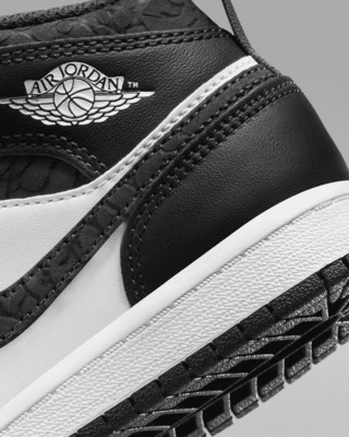Jordan 1 Mid SE Younger Kids' Shoes