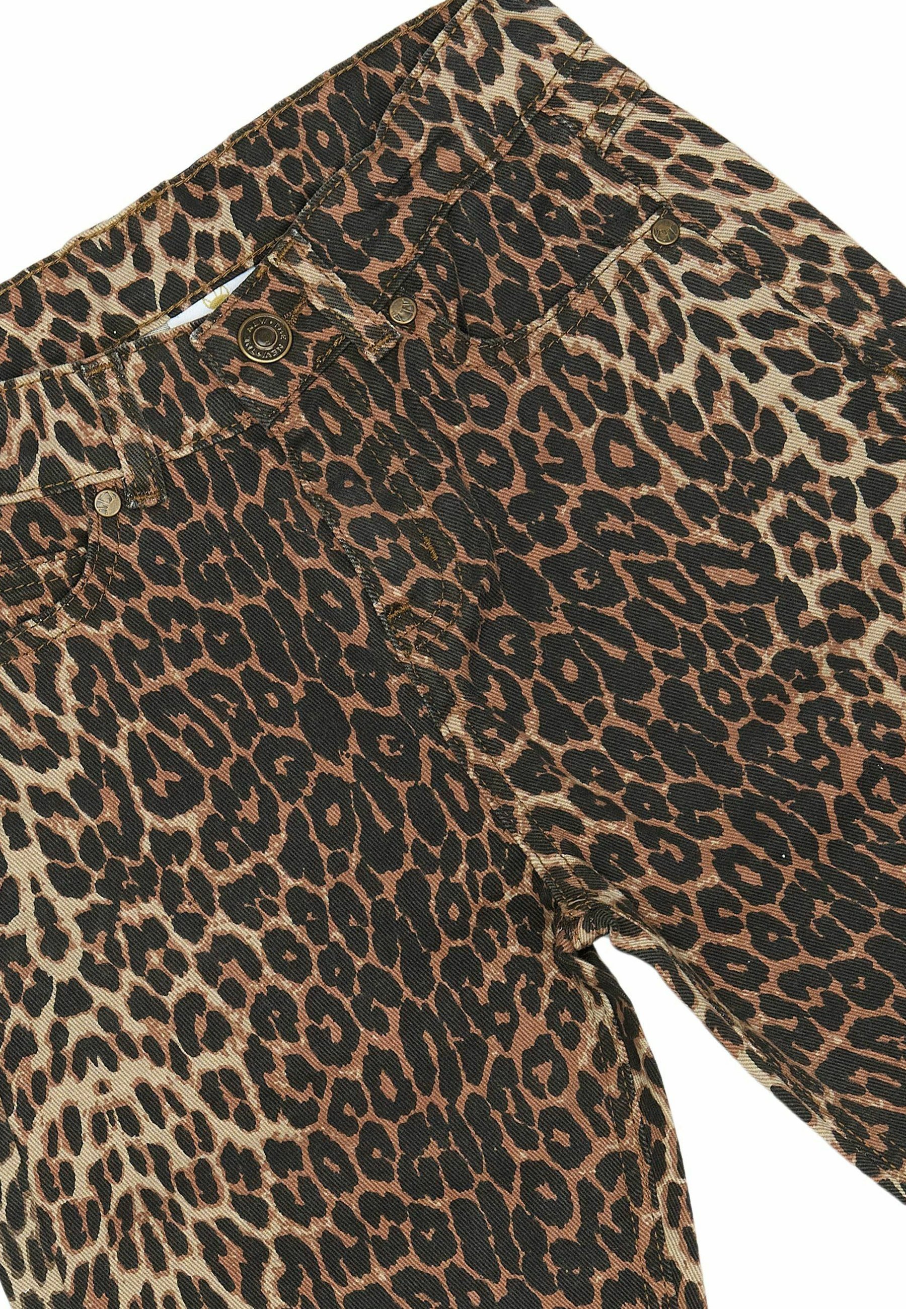 Nova calça jeans PANYA - corte reto - cinza pena