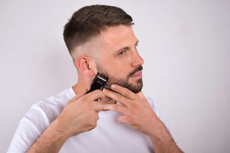 Prirezovalnik brade Wahl Mustache & Beard