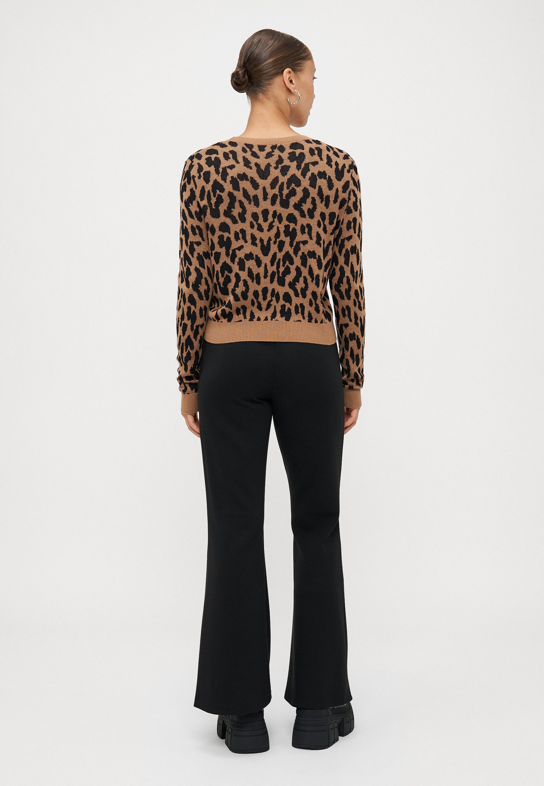 ONLY Petite ONLVIENNA O NECK - Pullover - geröstete Kokosnuss/schwarz