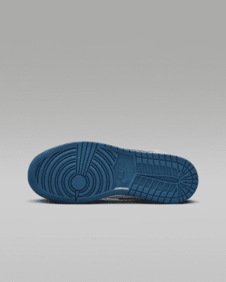 Air Jordan 1 Mid SE Older Kids' Shoes