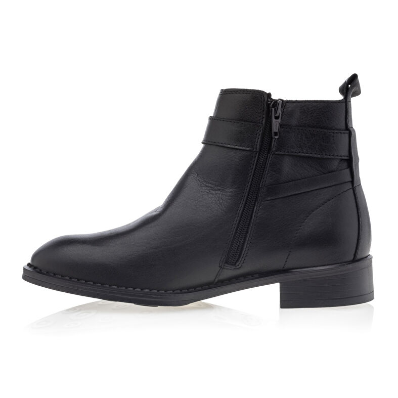 Schwarze Damenstiefel / Stiefeletten