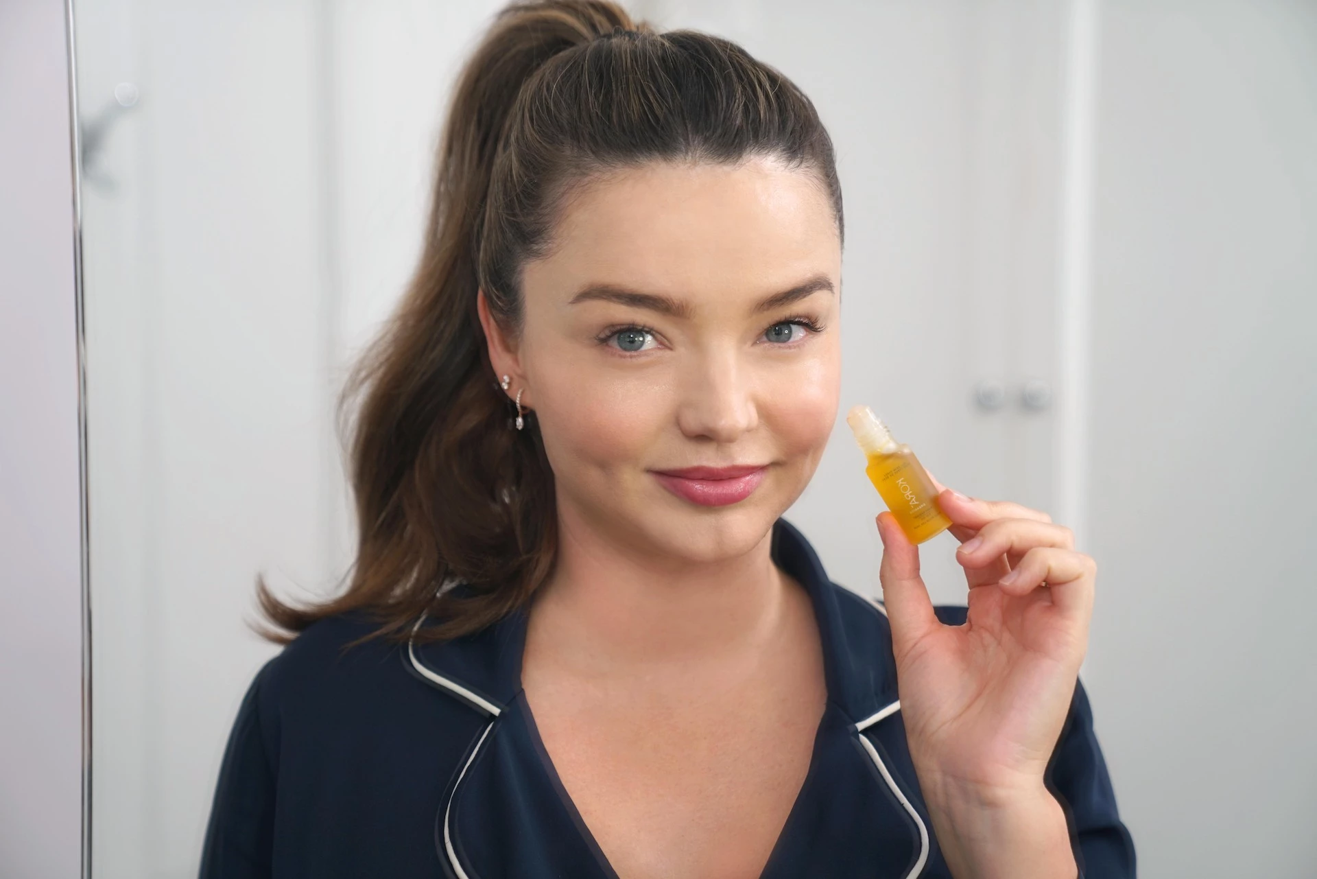 Noni ragyogó szemkörnyékápoló olaj 10 ml - Kora Organics