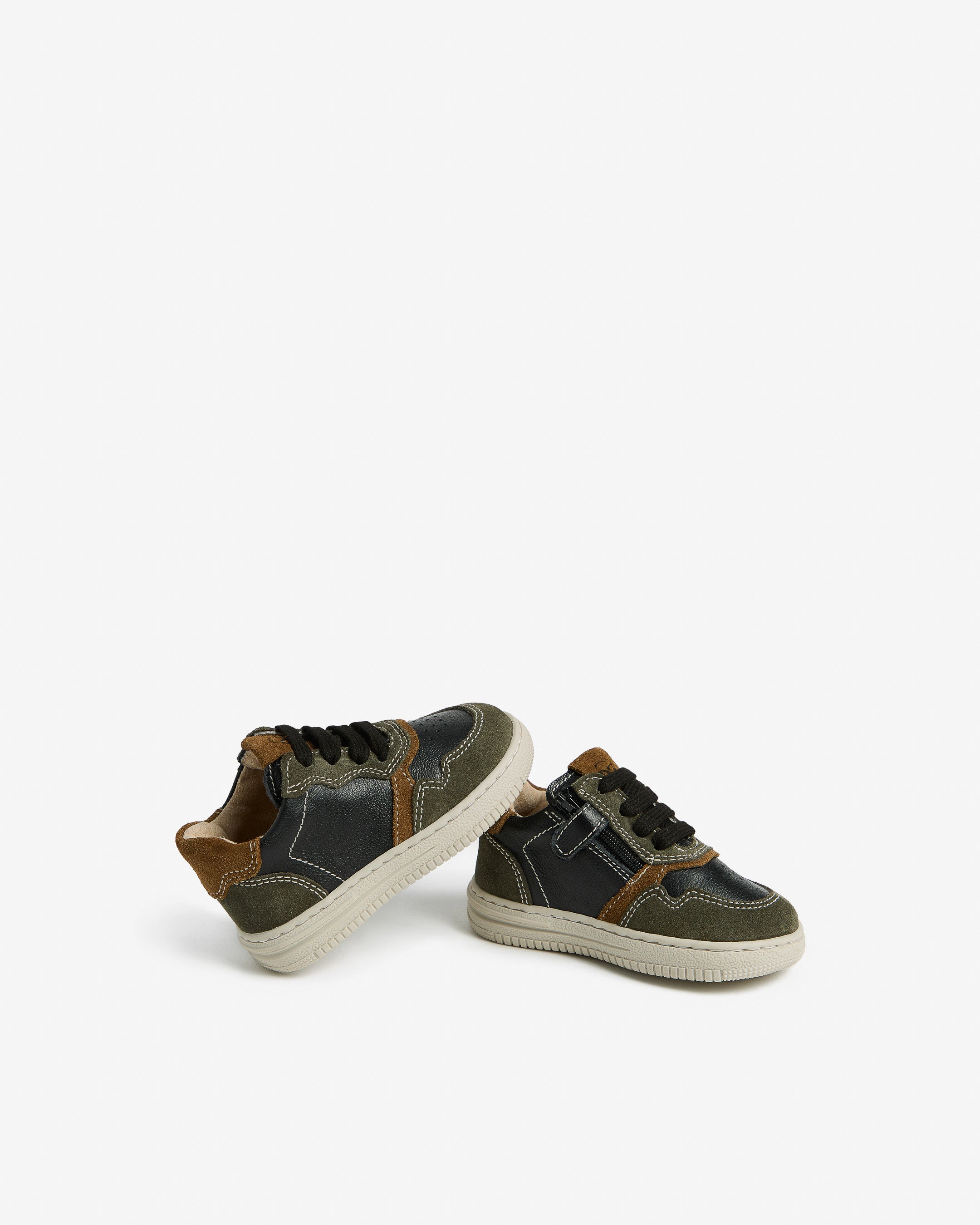  Baskets en cuir et daim pour enfants