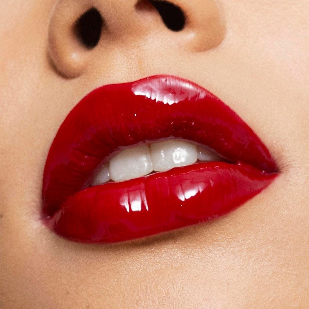 KYLIE COSMETICS lūpu spīdums ar augstu spīdumu - 3,6 g