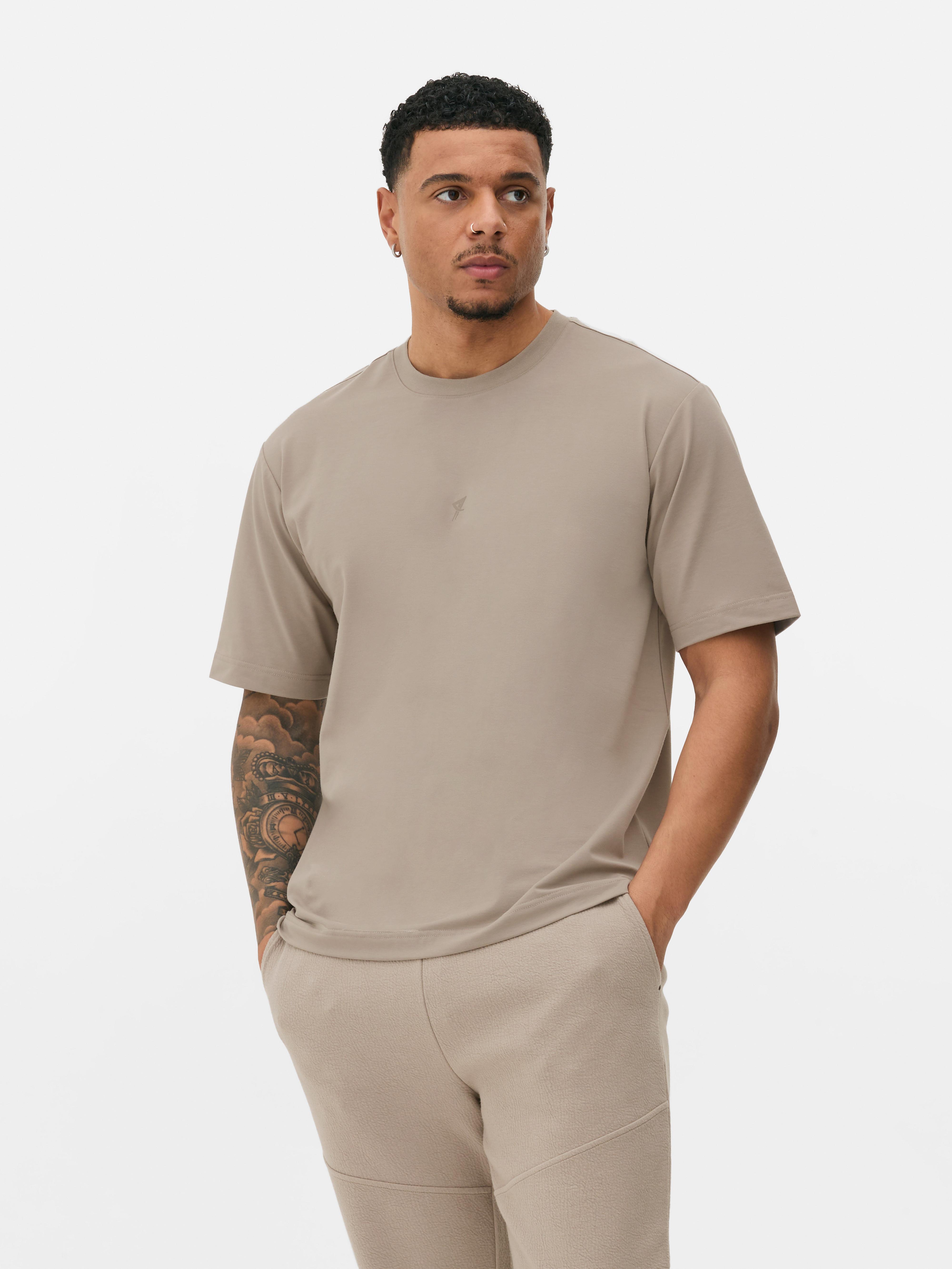 Tricou Zi de odihnă Un tricou relaxat cu mâneci scurte și elasticitate suplimentară pentru zilele de odihnă