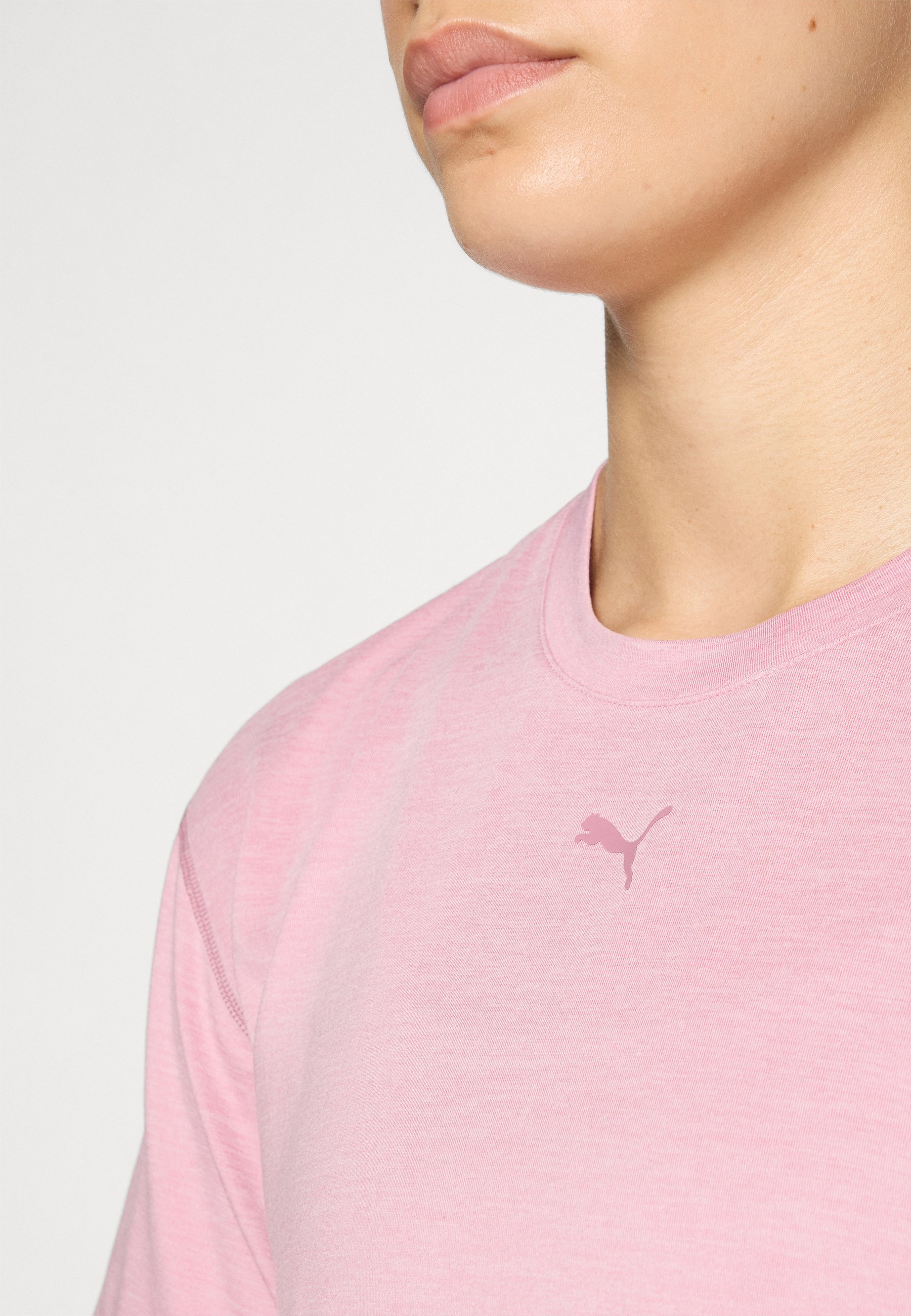 Puma RELAXED TEE - Sport T-shirt - roze gemêleerd