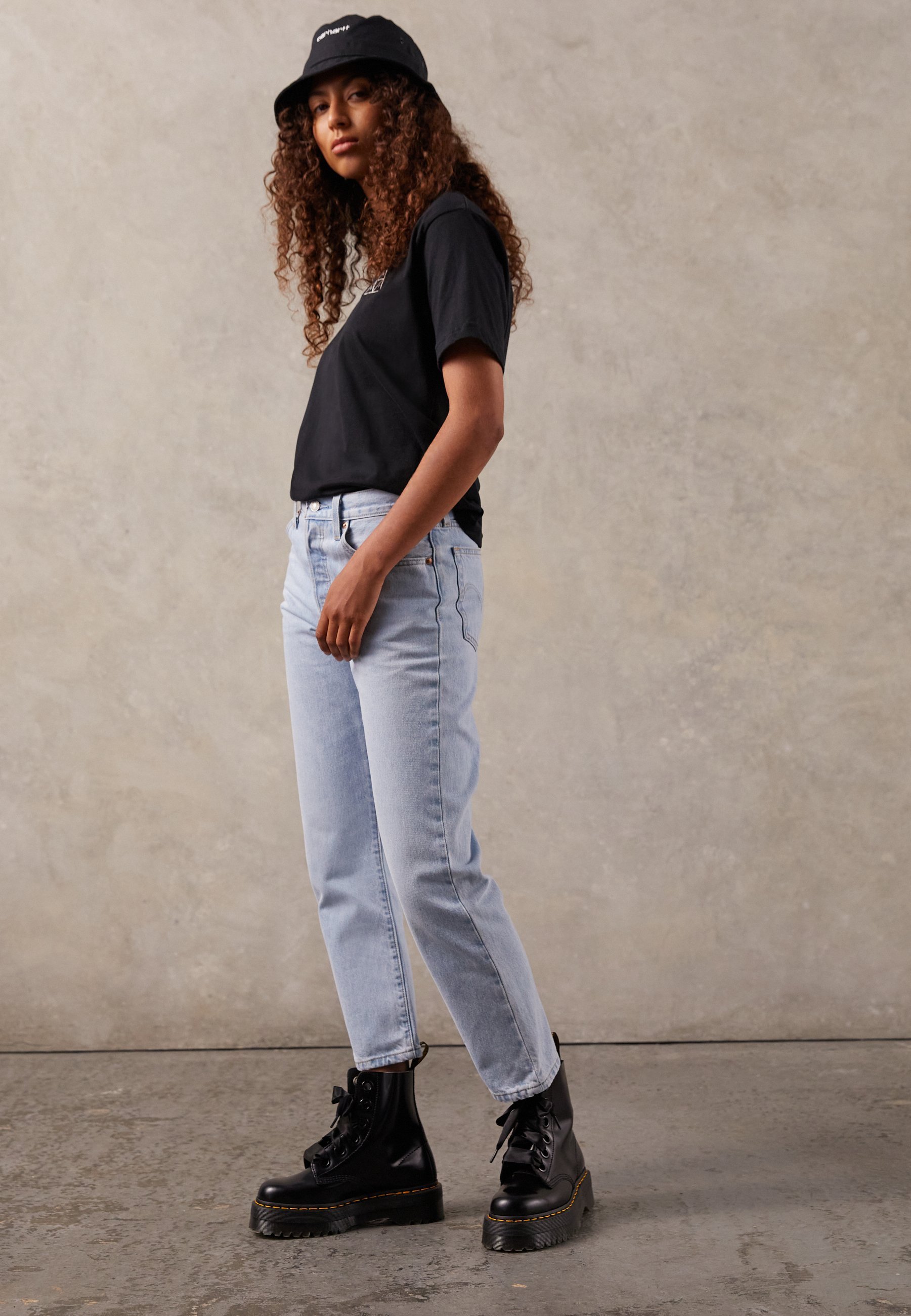 Dr. Martens platformlaars - platform enkellaarsjes - zwart