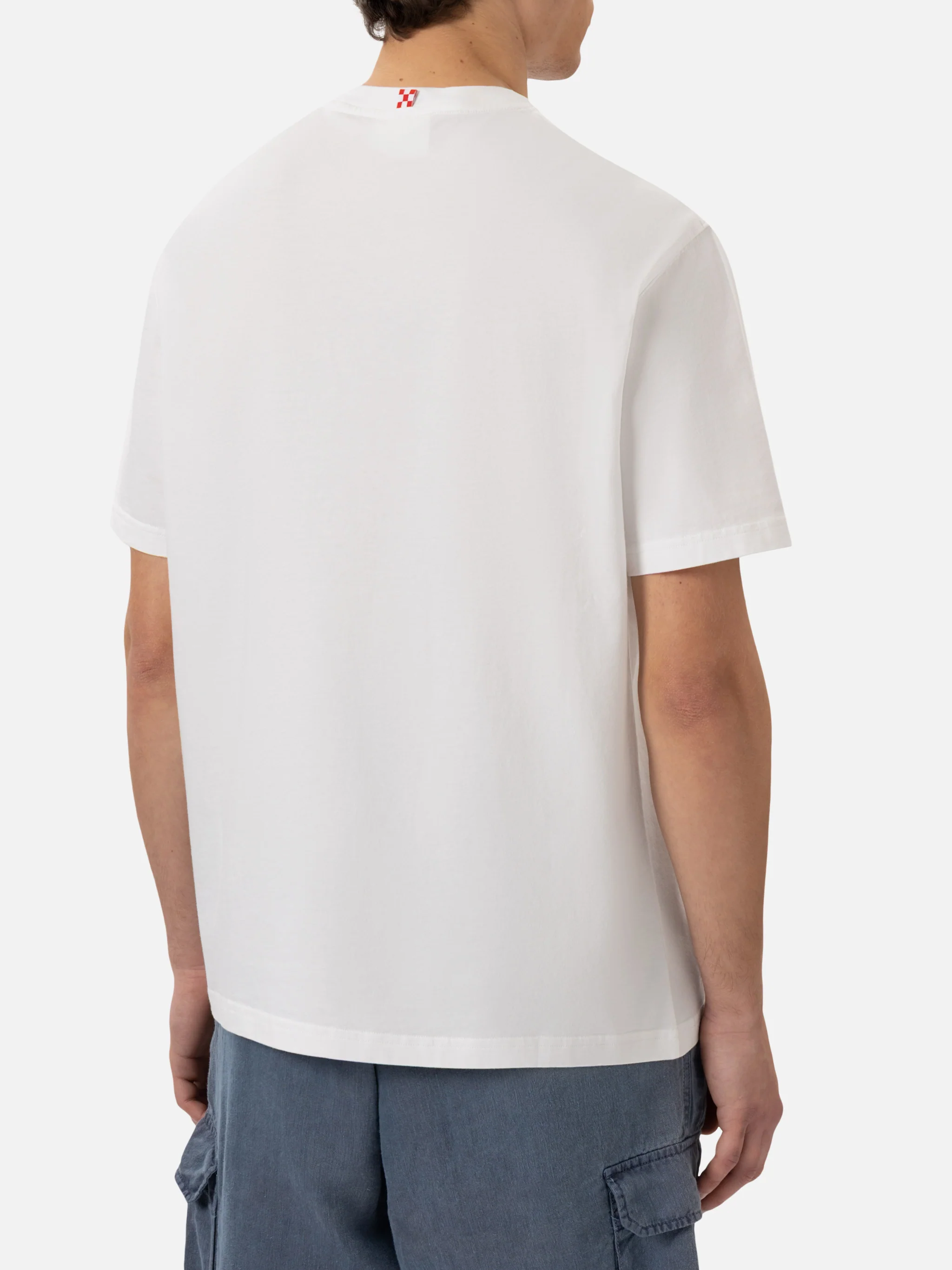 Heren T-shirt van biologisch katoen met Gin Tonic Social Club-borduurwerk.
