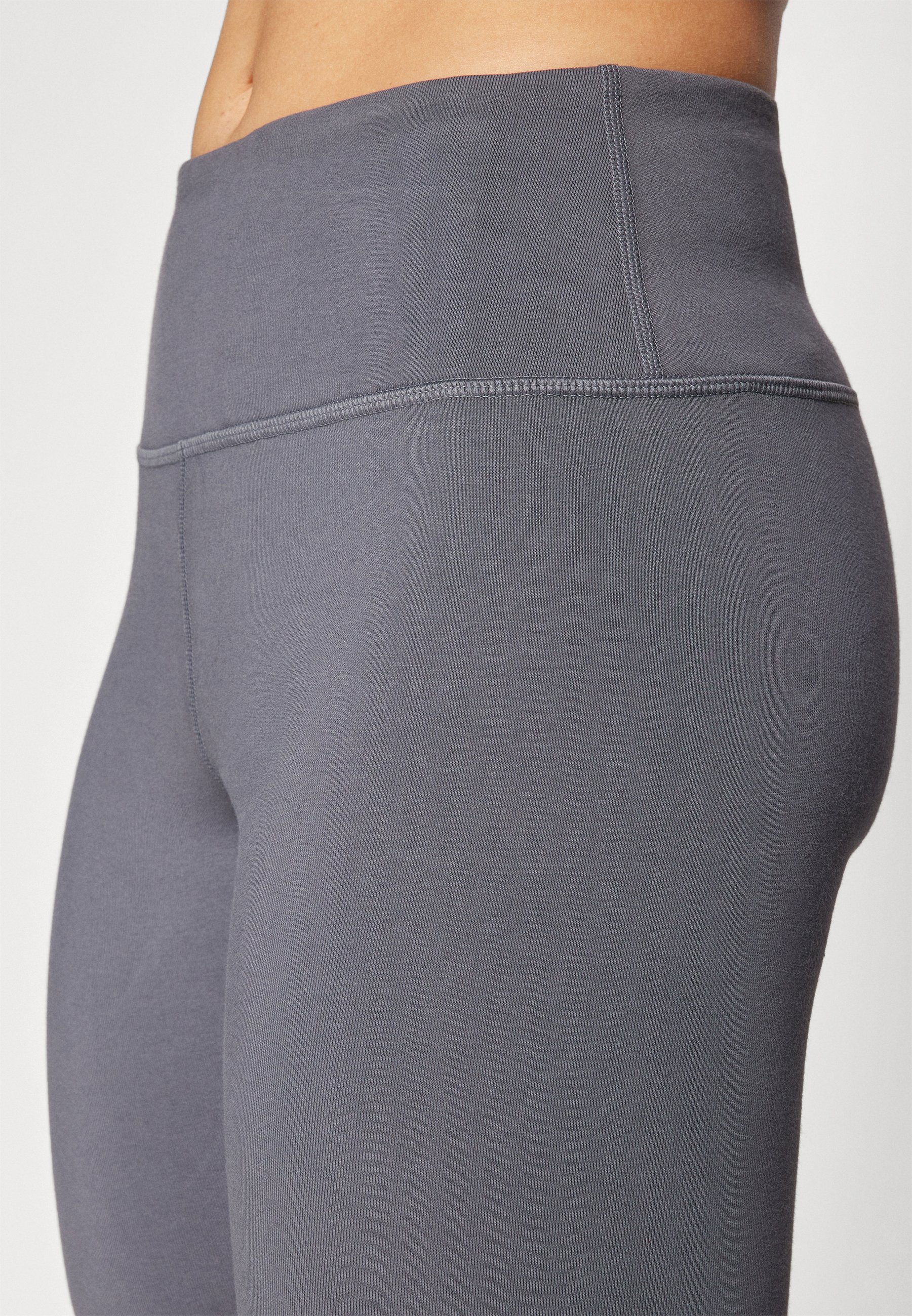 Leggings Under Armour RIVAL SHORT - castlerock/nero