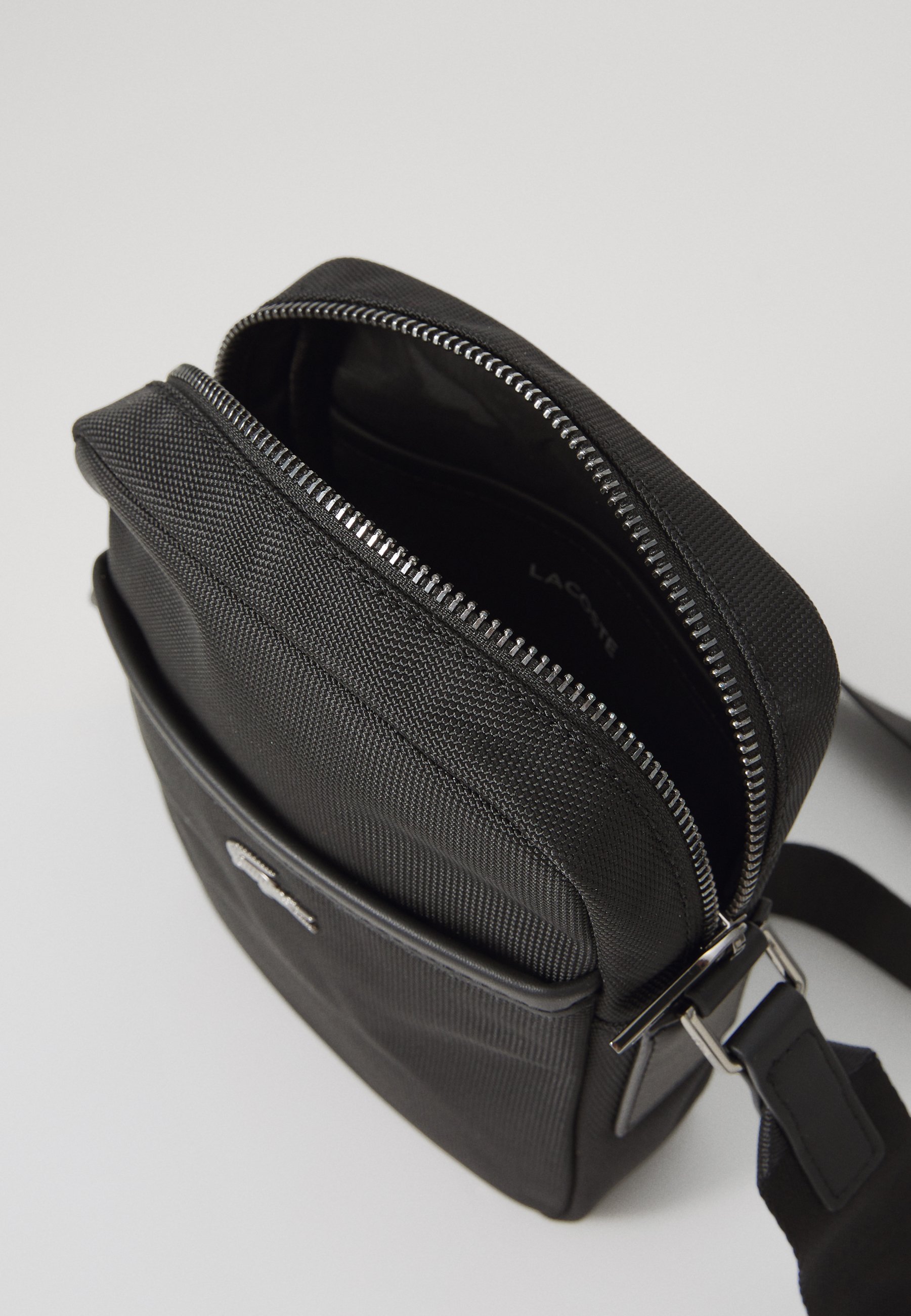 Lacoste CROSSOVER TAS - Crossbodytas - zwart
