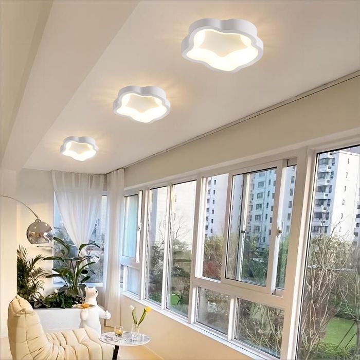 Lámpara de techo LED moderna blanca WOTTES - Lámpara de techo de 14 W con diseño floral en luz blanca cálida para pasillo y baño - 1 unidad, 23 cm de diámetro