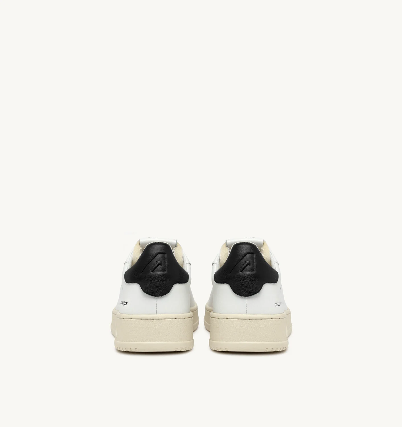 Adidași Dallas cu talpă joasă, din piele neagră și albă
