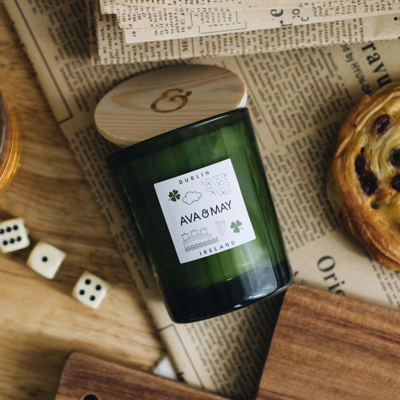 AVA & MAY Bougie parfumée Dublin