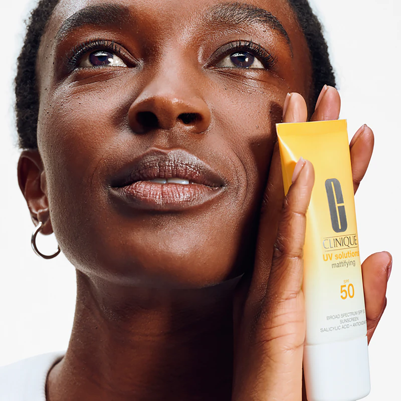 Clinique Sun UV Solutions Matifying Sunscreen SPF 50 opaľovací krém na tvár s matujúcim účinkom