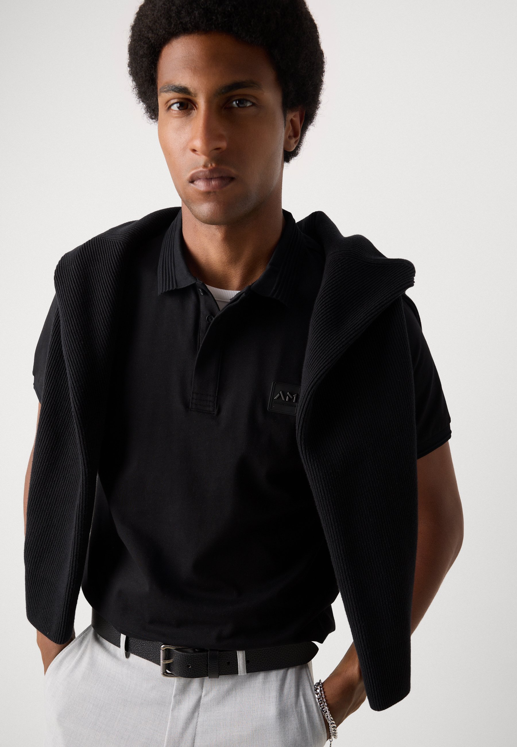 Polo Antony Morato coupe classique avec logo métallique - noir
