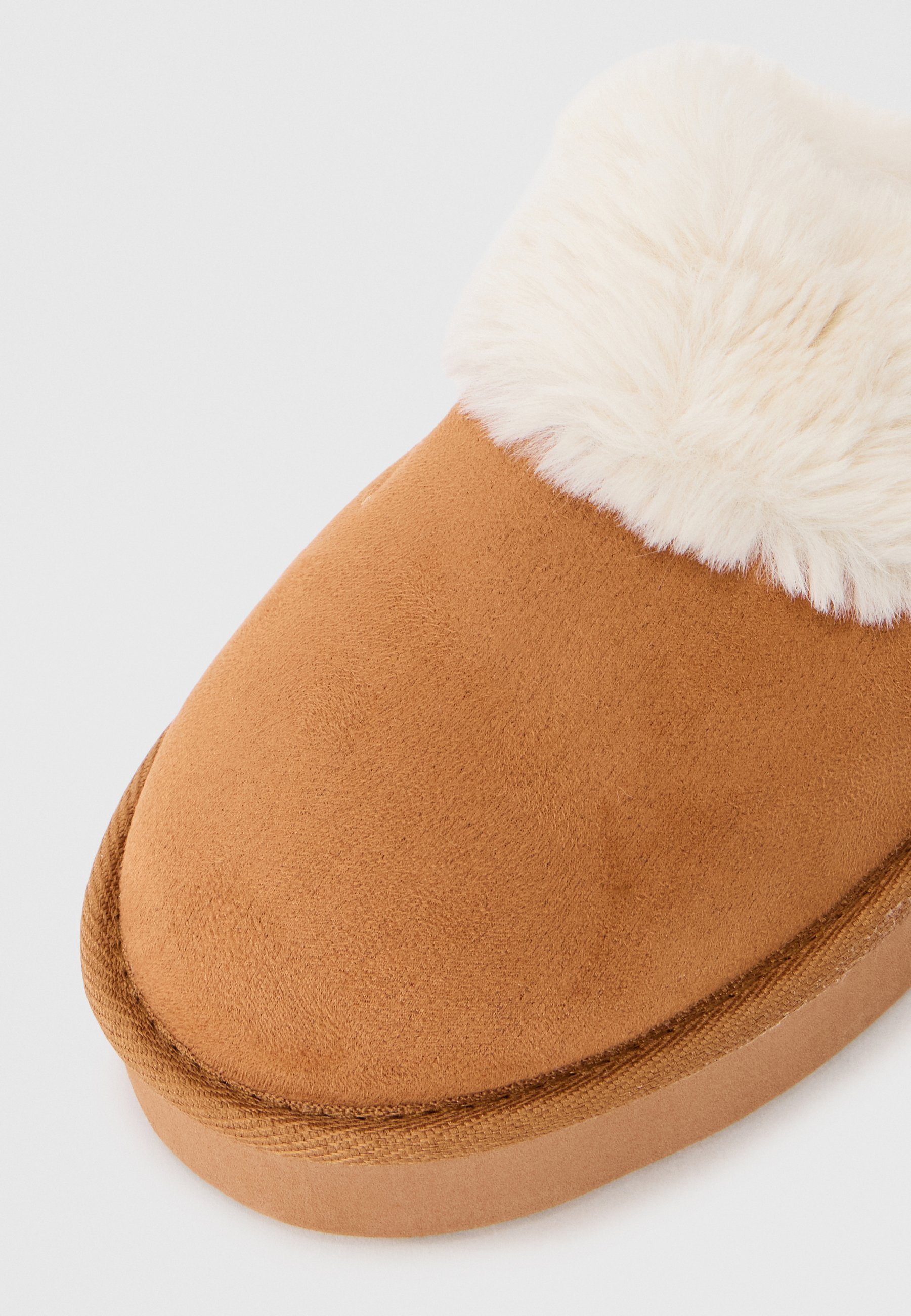Pantoffels met wijde pasvorm van Even&Odd - cognac