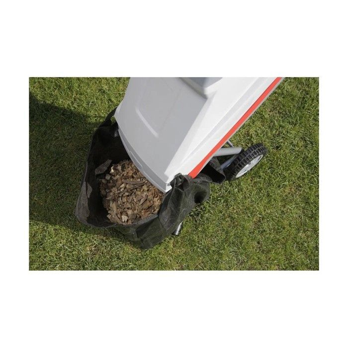 Elektrische tuinhakselaar van 2500 W met 2 messen van gehard staal, voor takken tot 45 mm, inclusief opvangzak van 45 liter, IKRA