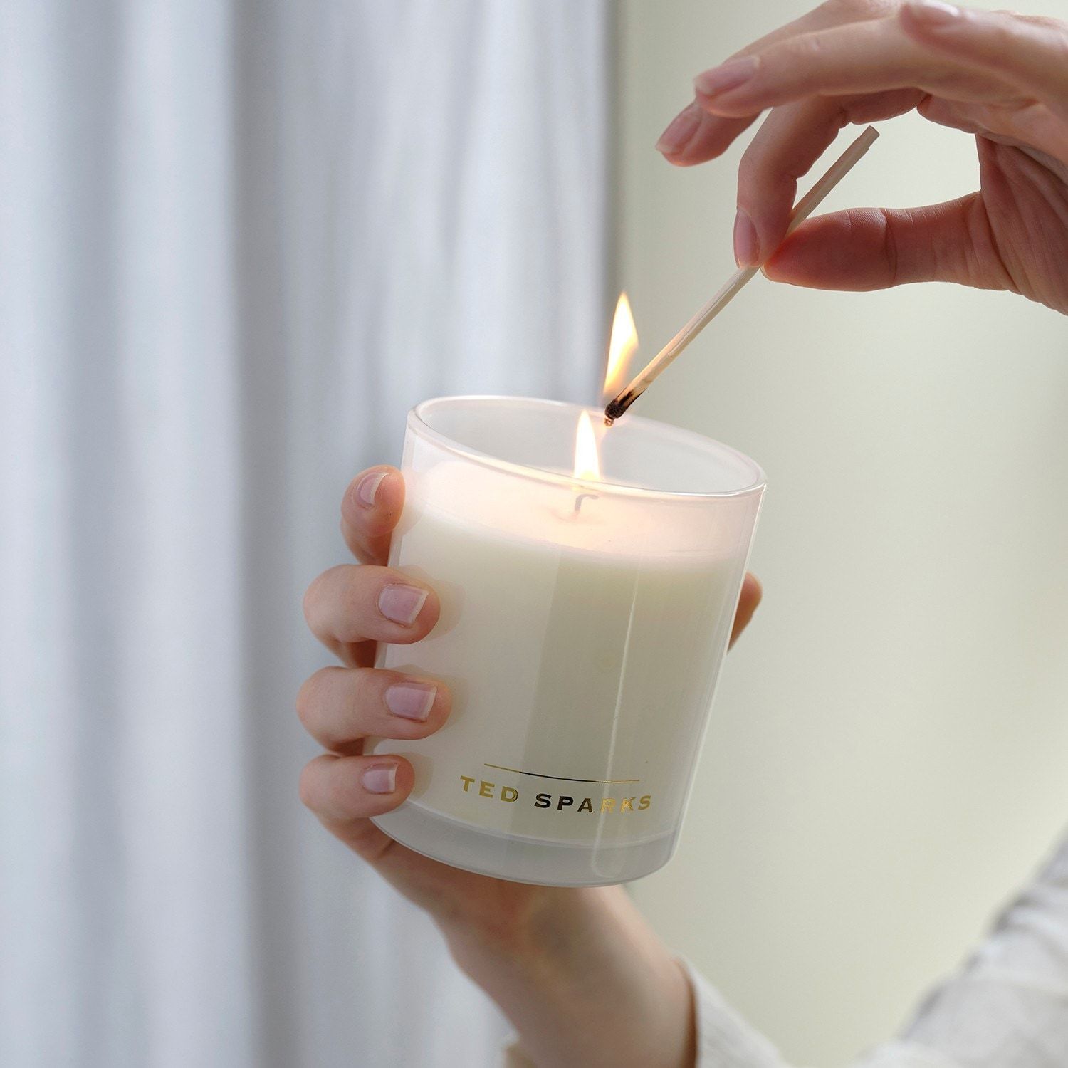 Ted Sparks mirisna svijeća Fresh Linen Demi - 660 g