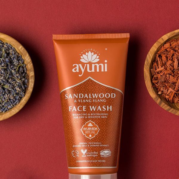 Gel de gel de față Ayumi Naturals Ylang Ylang și lemn de santal 150 ml