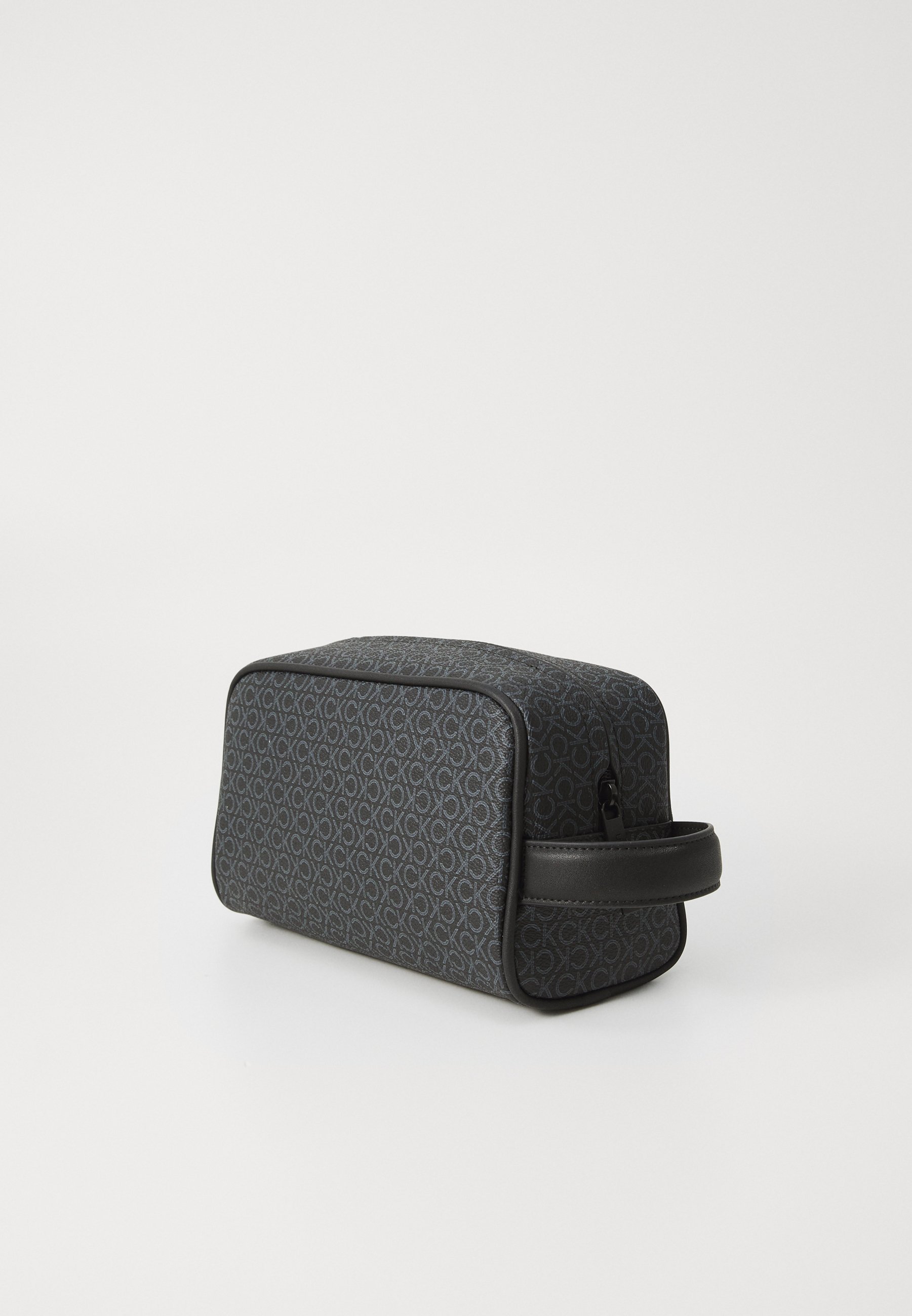 Calvin Klein MUST WASHBAG KIT - Kosmetická taška - black