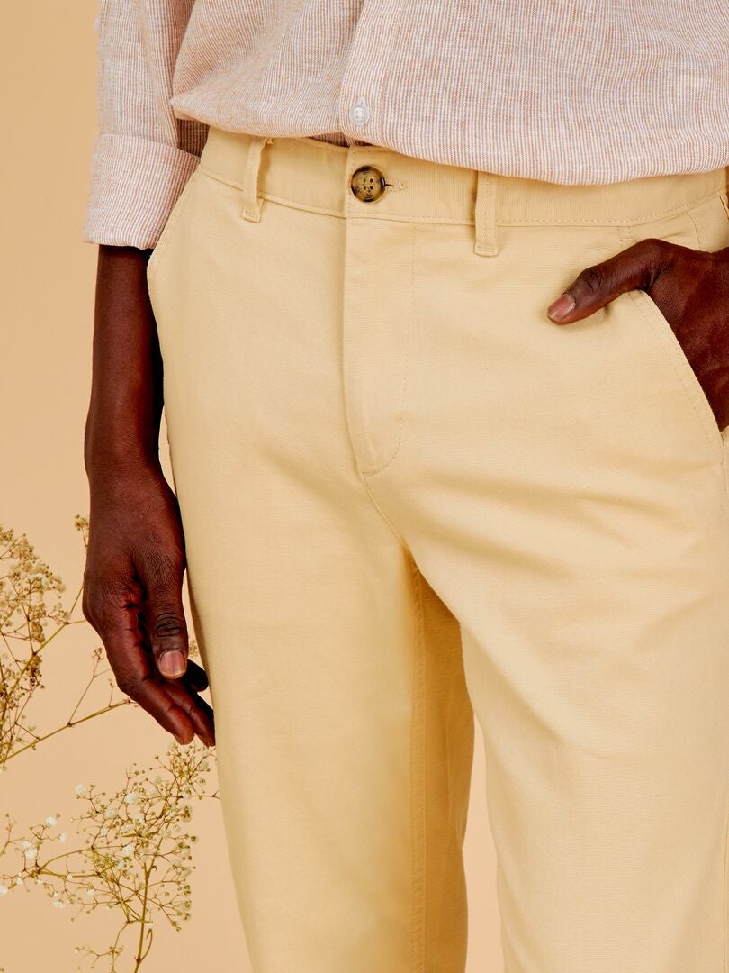 Calça chino slim fit com detalhes em cânhamo - BEGE
