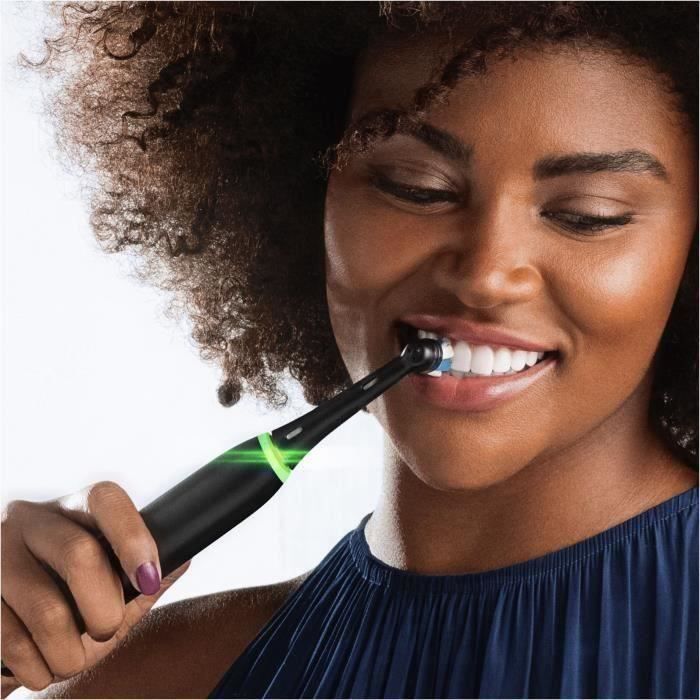 Oral-B iO5 Connected Electric Toothbrush - Black - Bluetooth, 1 Brush Head and 1 Travel Case